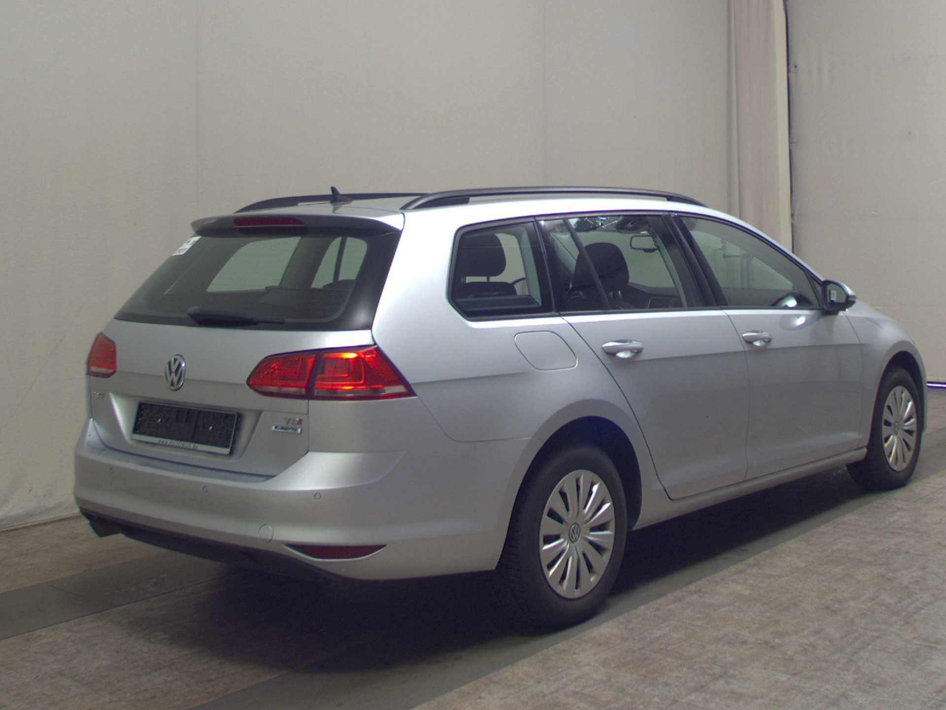 Volkswagen Golf-7 Var. 1.6 TDI Trendline Navi PDC SHZ 4