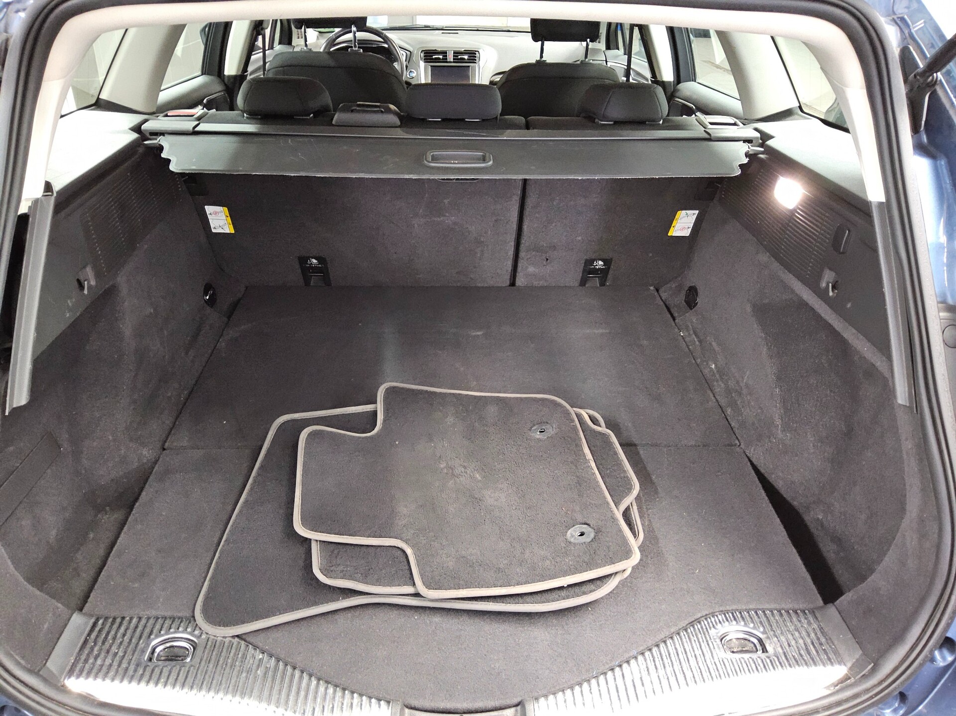 Ford Mondeo Turnier 2.0 EB Titanium Navi AHK RFK DAB 11