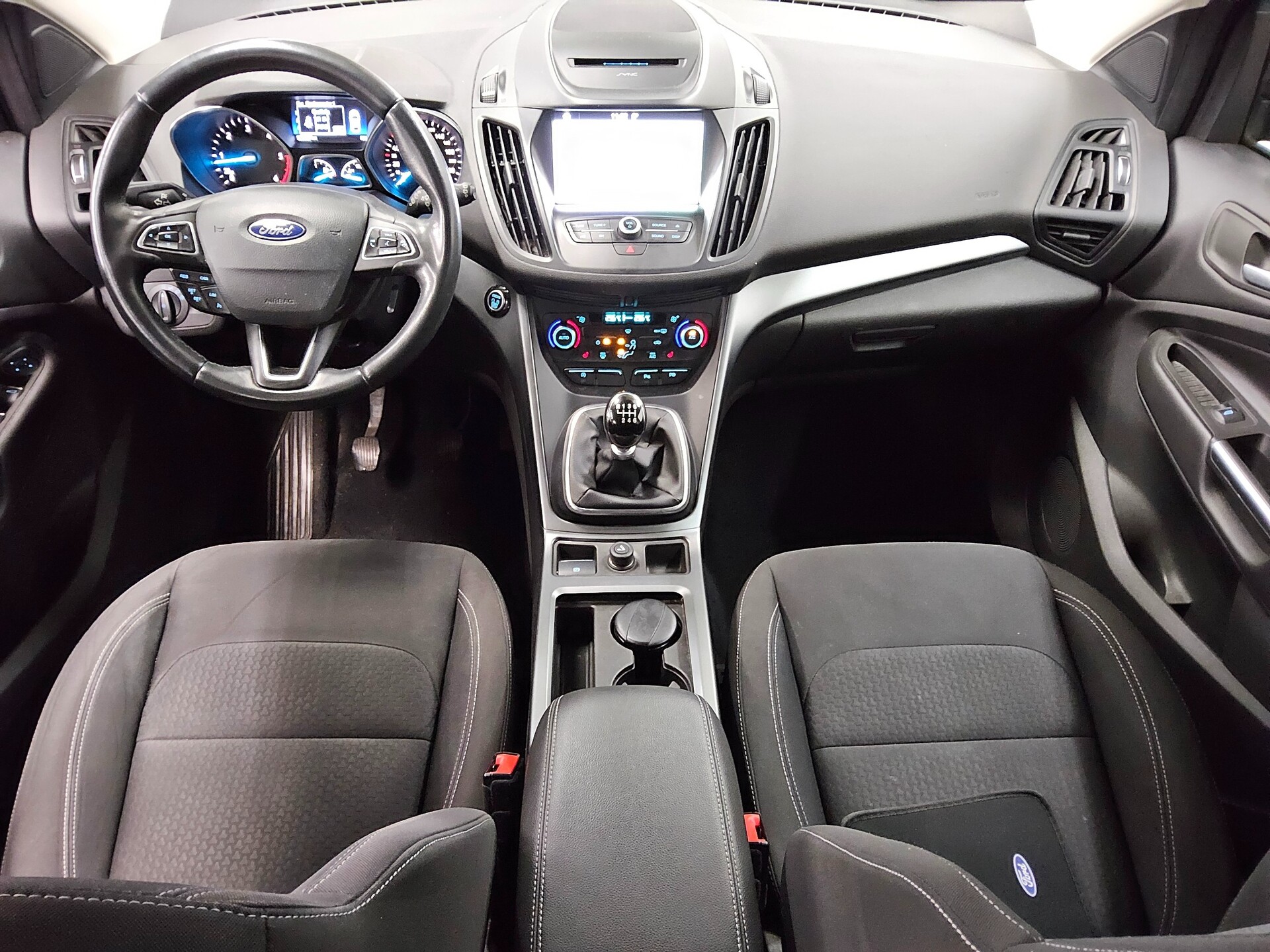 Ford Kuga 2.0 TDCI 4x4 Cool&Connect Navi AHK PDC Shz 5