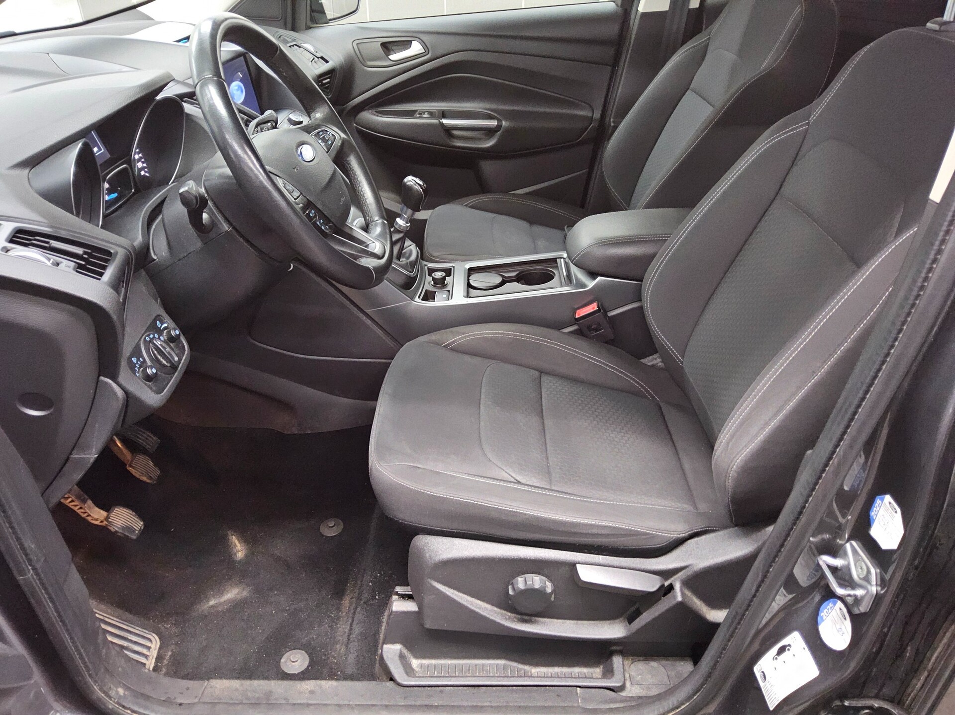 Ford Kuga 2.0 TDCI 4x4 Cool&Connect Navi AHK PDC Shz 8