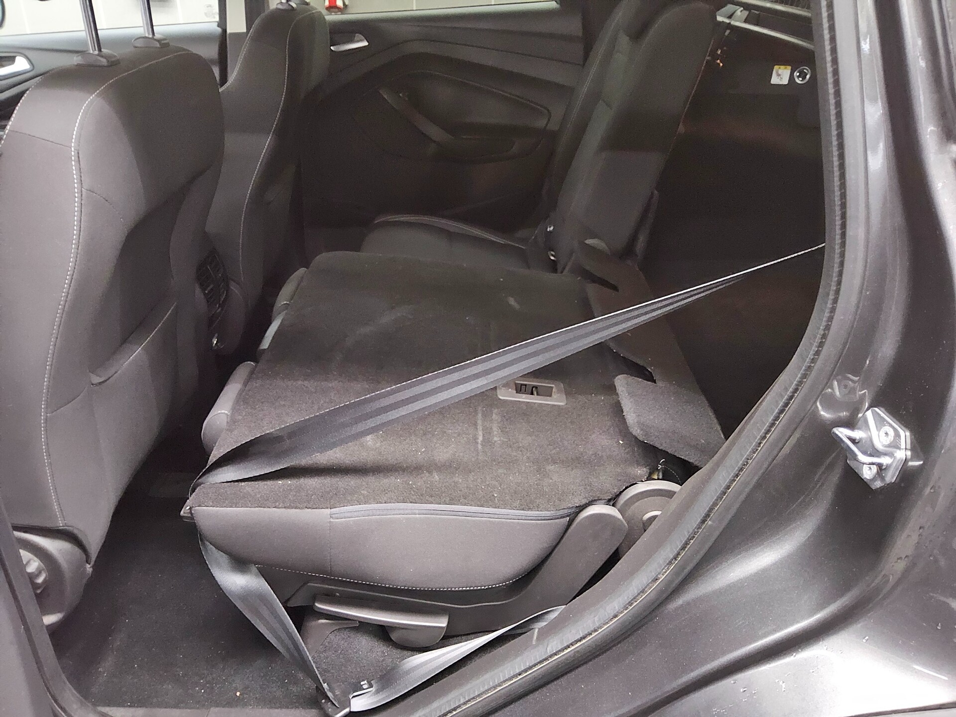 Ford Kuga 2.0 TDCI 4x4 Cool&Connect Navi AHK PDC Shz 12