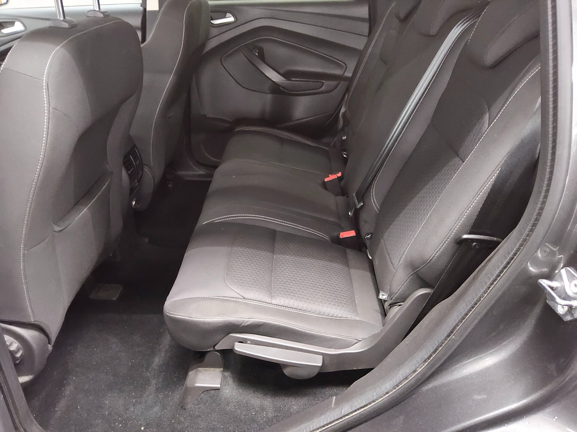 Ford Kuga 2.0 TDCI 4x4 Cool&Connect Navi AHK PDC Shz 13