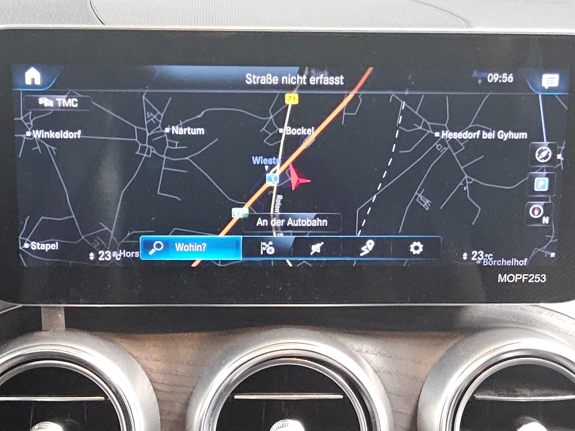 Mercedes-Benz GLC 220 d 4M Navi LED HuD T-Leder AHK Distr.+ 7