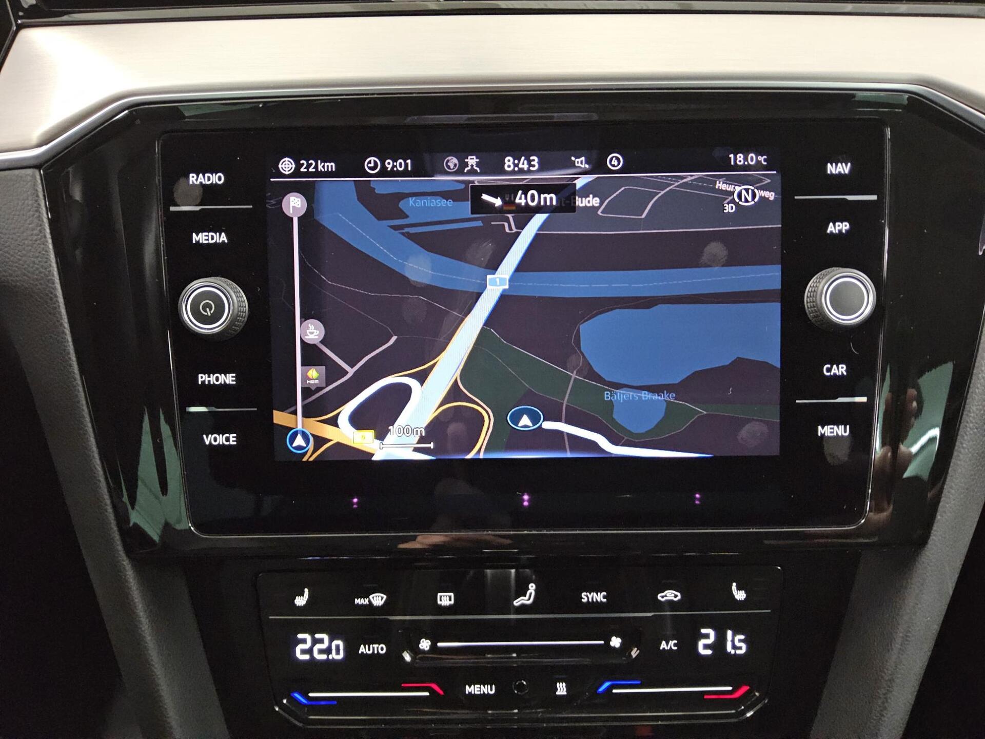 Volkswagen Passat Var. 2.0 TDI 4M Elegance Navi Matrix AHK 7