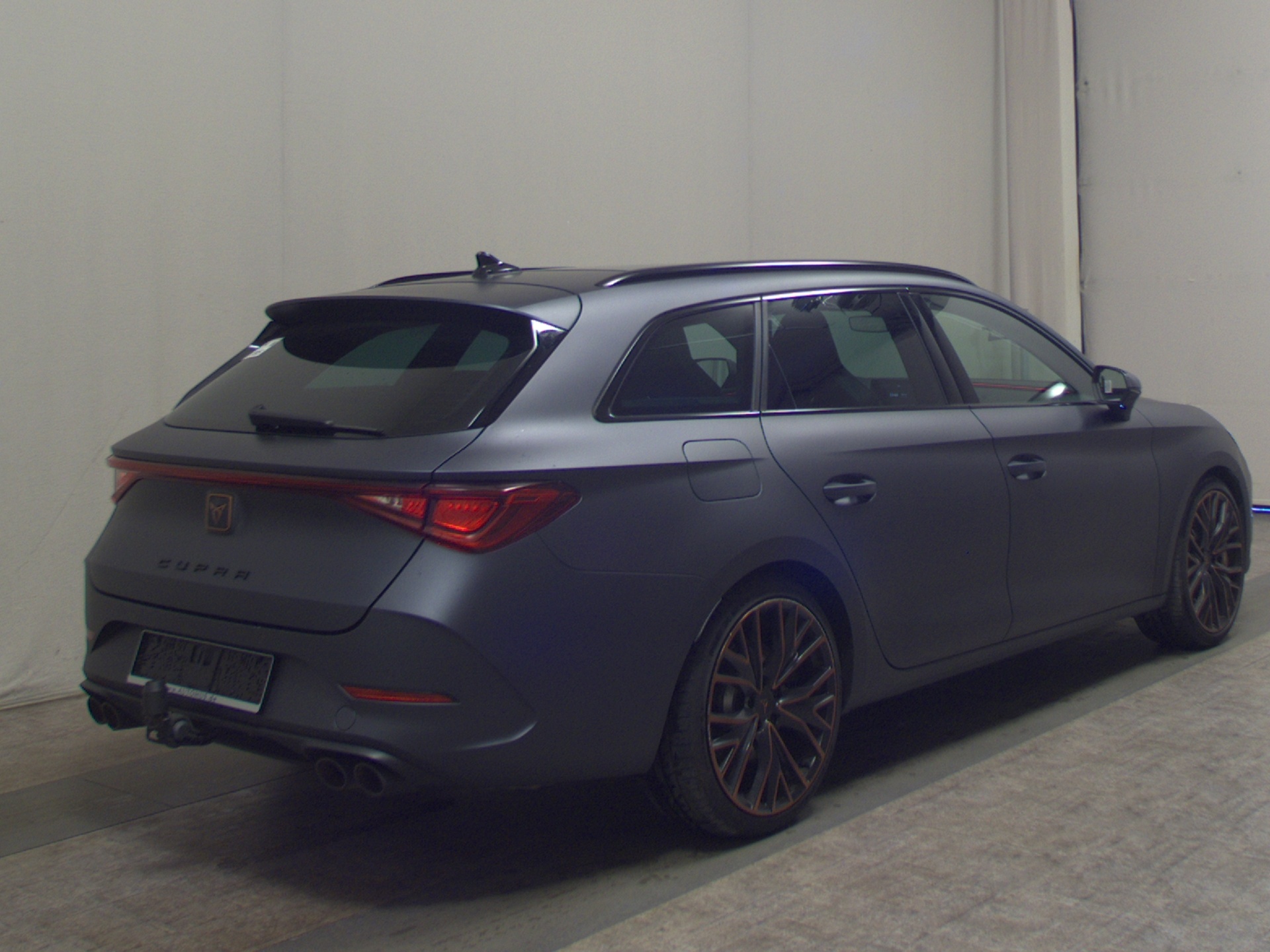 Cupra Leon Sportstourer 2.0 TSI 4Drive VZ Navi Pano vc 4