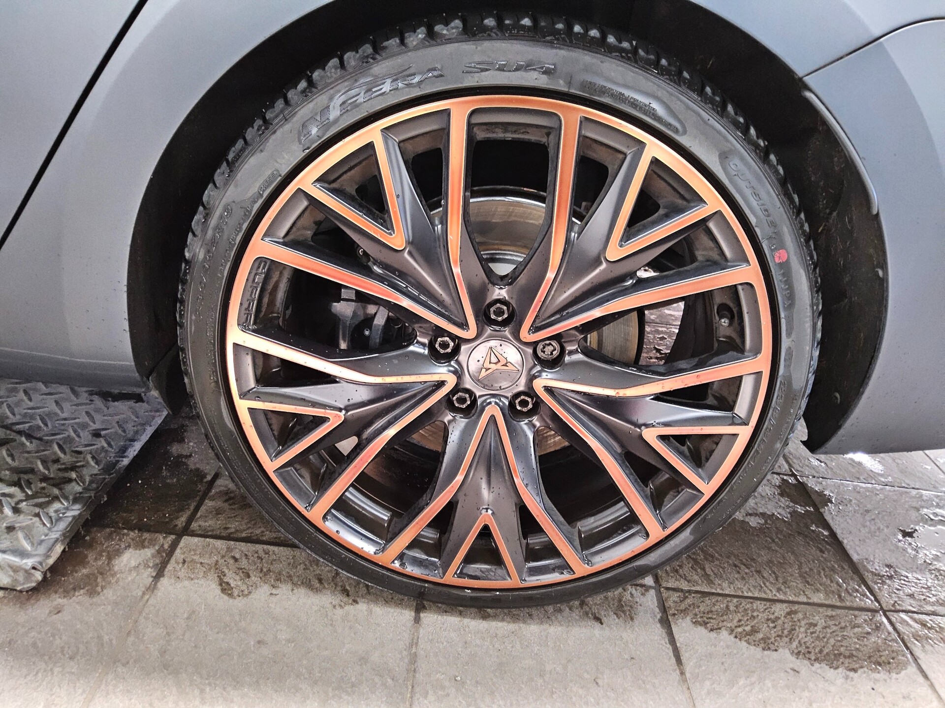 Cupra Leon Sportstourer 2.0 TSI 4Drive VZ Navi Pano vc 12