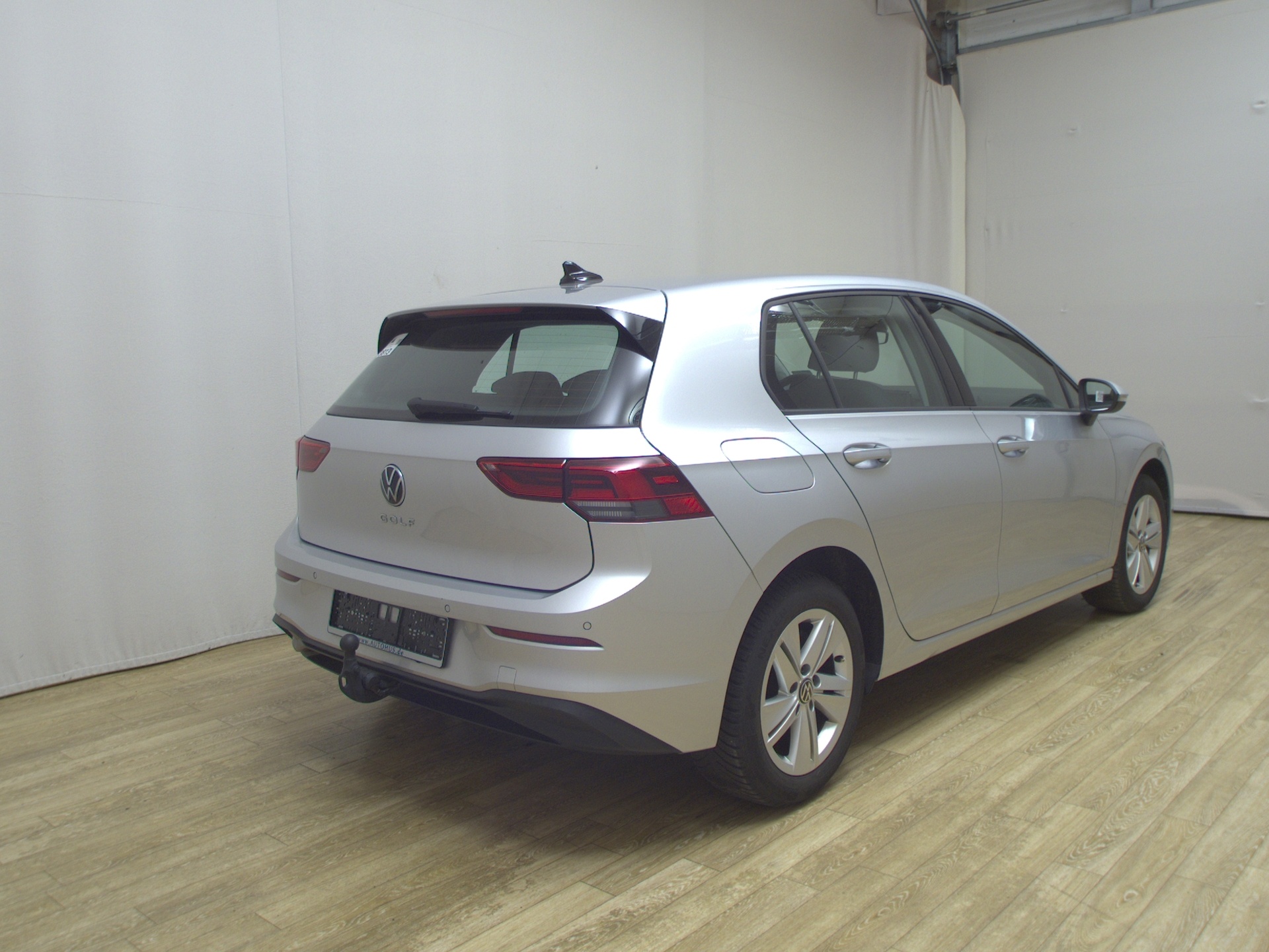 Volkswagen Golf-8 2.0 TDI Life Navi LED DC AHK PDC Shz 4