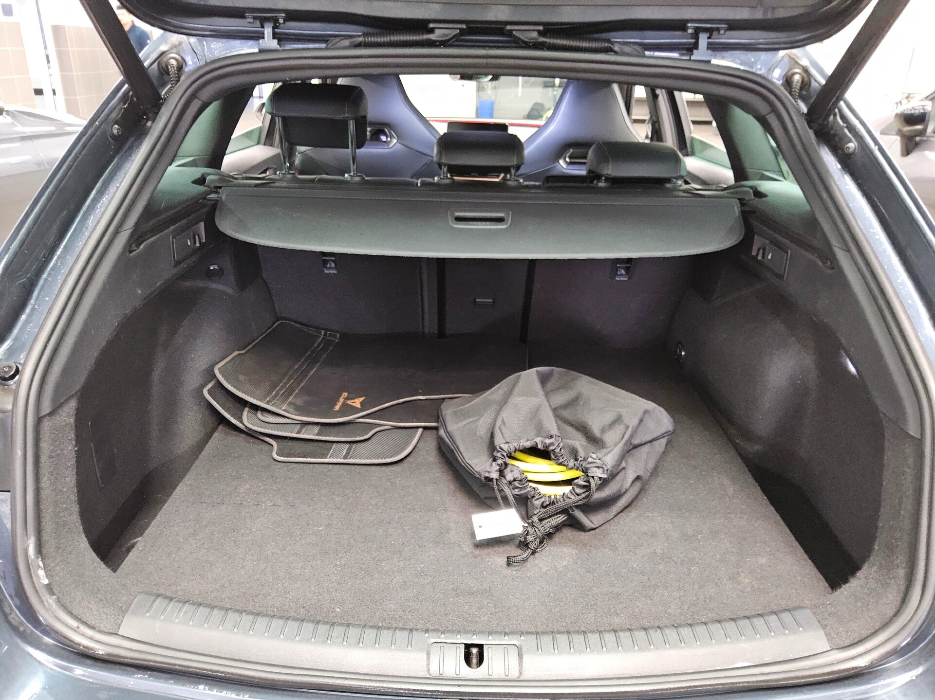 Cupra Leon Sportstourer 1.4 e-Hybrid Navi LED vc DCC 12