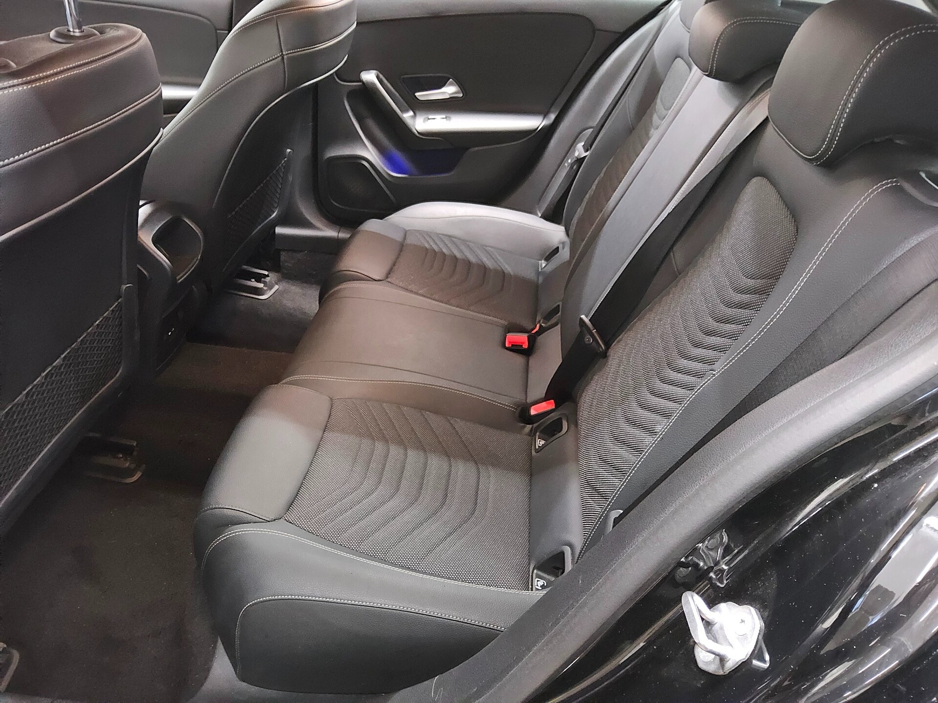 Mercedes-Benz A 180 Navi LED RfK PDC Shz Ambiente Tempomat 13