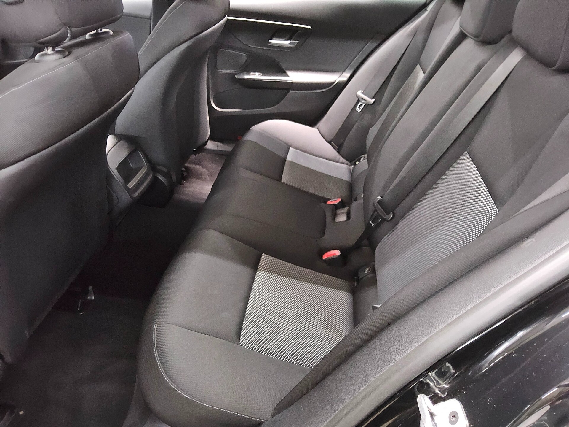 Mercedes-Benz C 200 T d Avantgarde Night Navi LED RFK 13