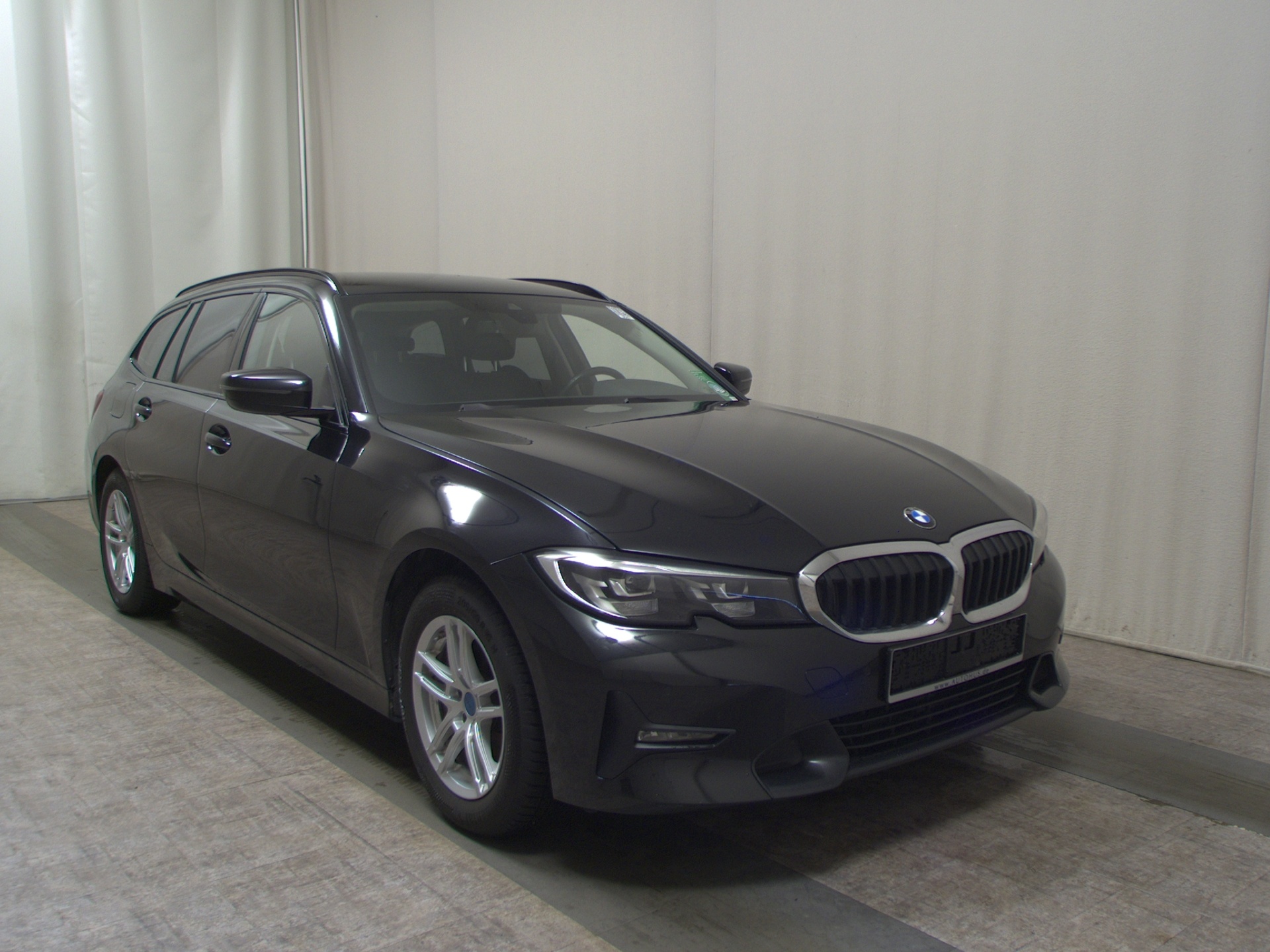 BMW 320dA Touring Sport-Line T-Leder Navi LED LC Pro 3