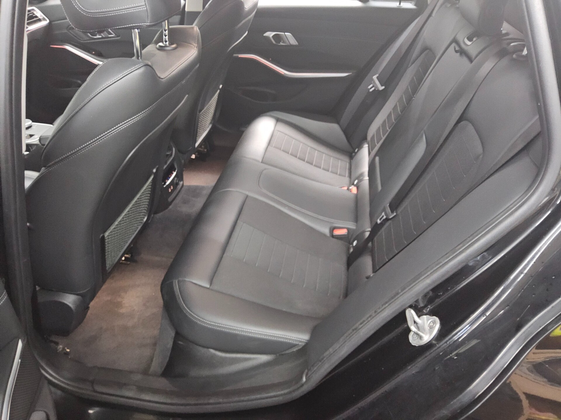 BMW 320dA Touring Sport-Line T-Leder Navi LED LC Pro 13