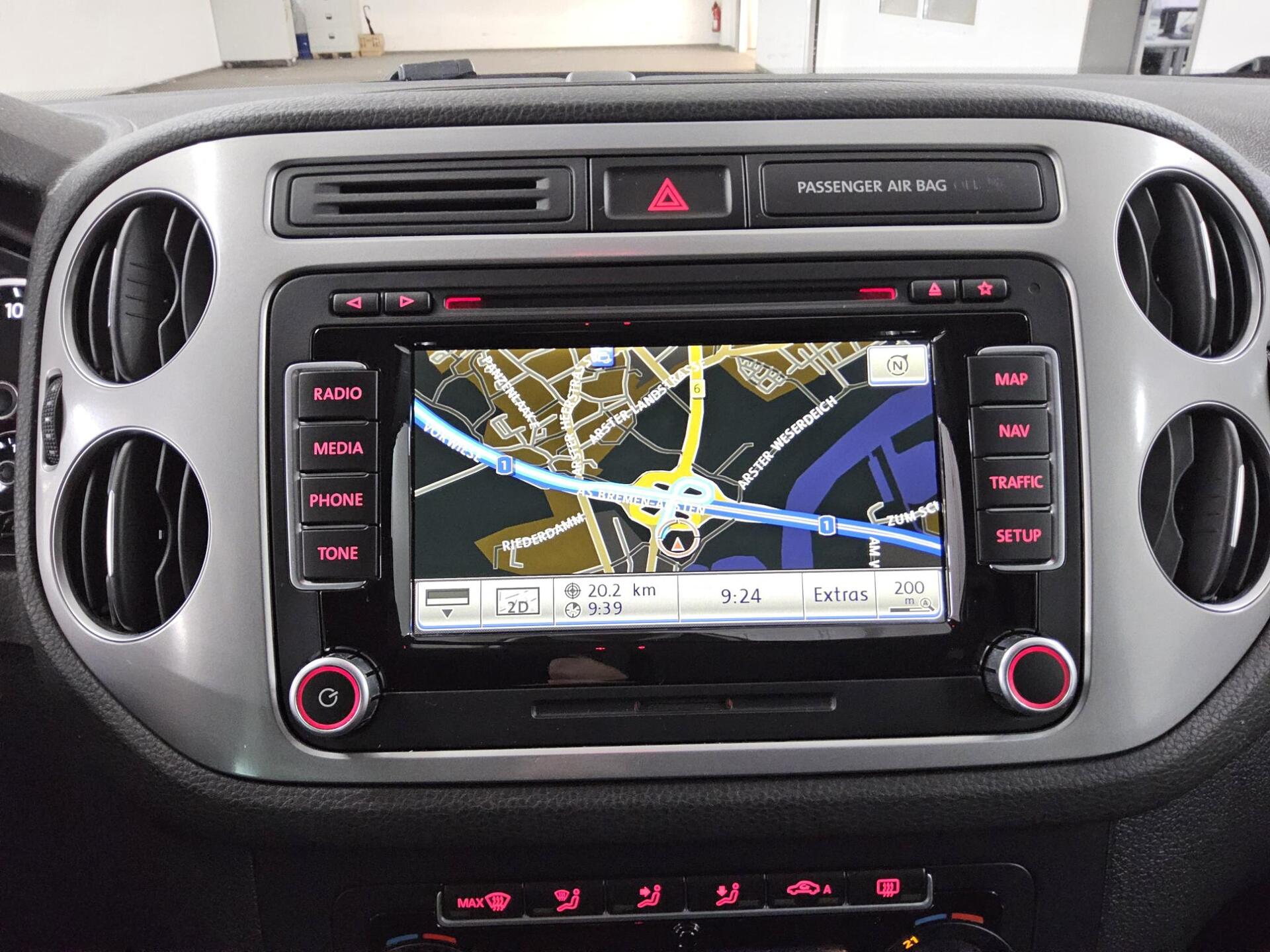 Volkswagen Tiguan 2.0 TDI 4M Track&Style Navi Xenon AHK RfK 7