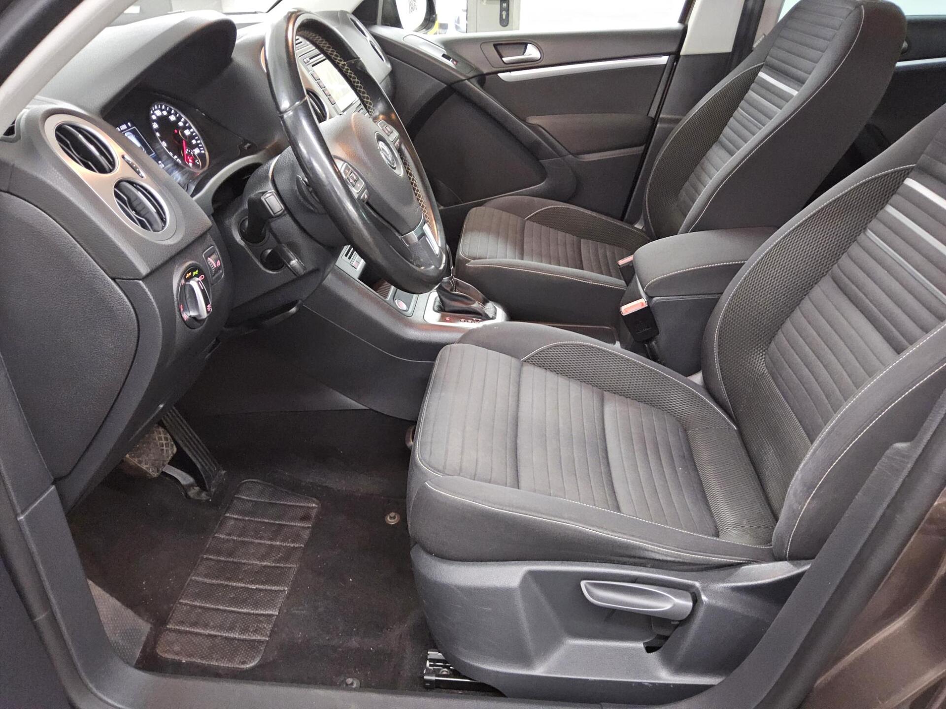 Volkswagen Tiguan 2.0 TDI 4M Track&Style Navi Xenon AHK RfK 8