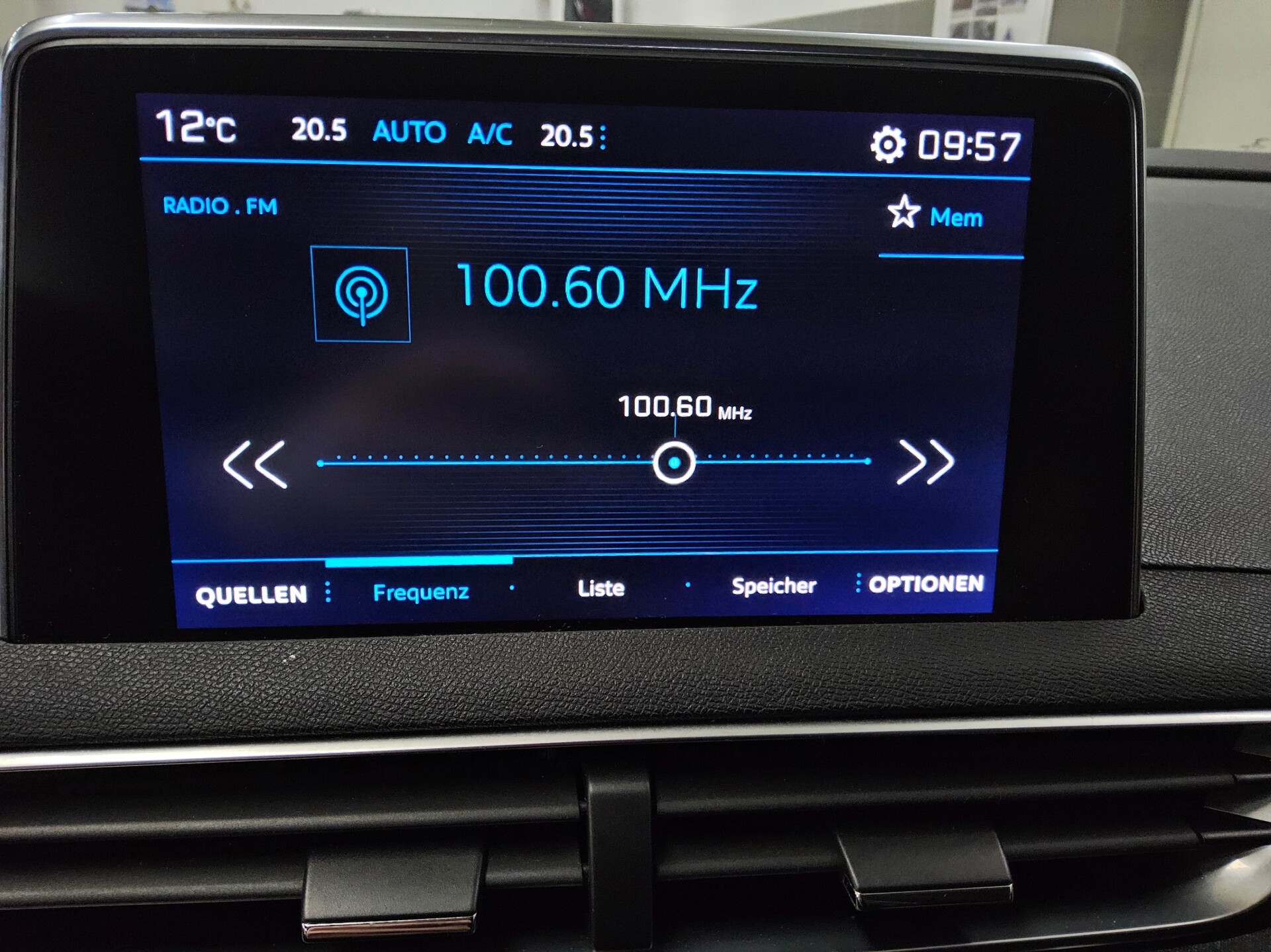 Peugeot 3008 1.2 PureTech Allure T-Leder Navi vorb. PDC 7