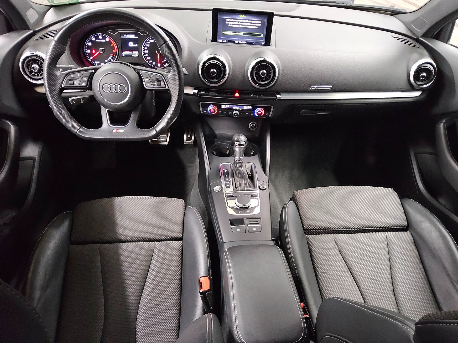 Audi A3 Lim. 35 TFSI S-Line T-Leder Navi LED RfK 5