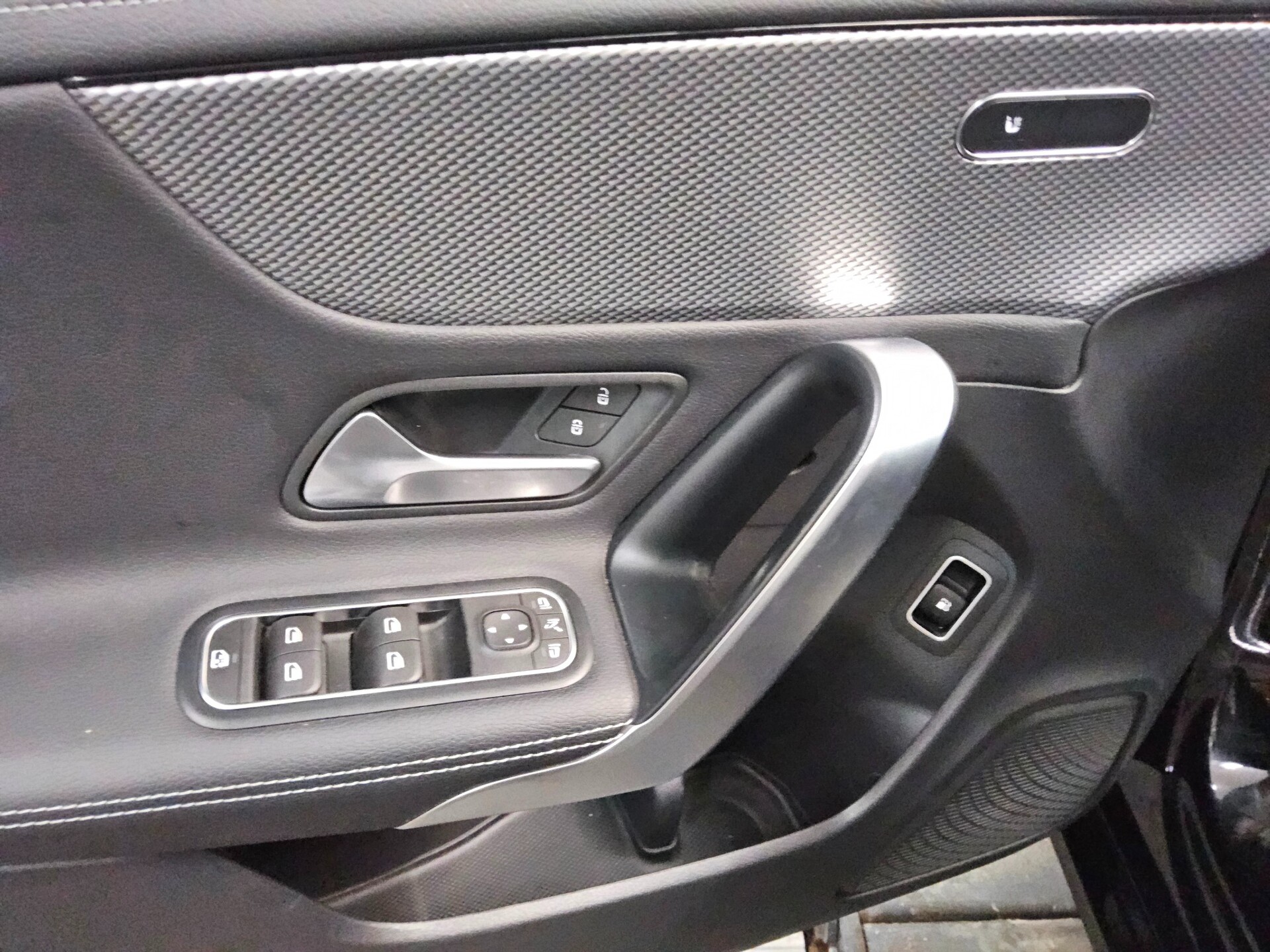 Mercedes-Benz CLA 250 Shooting Brake e Progressive Navi MB-LED 10