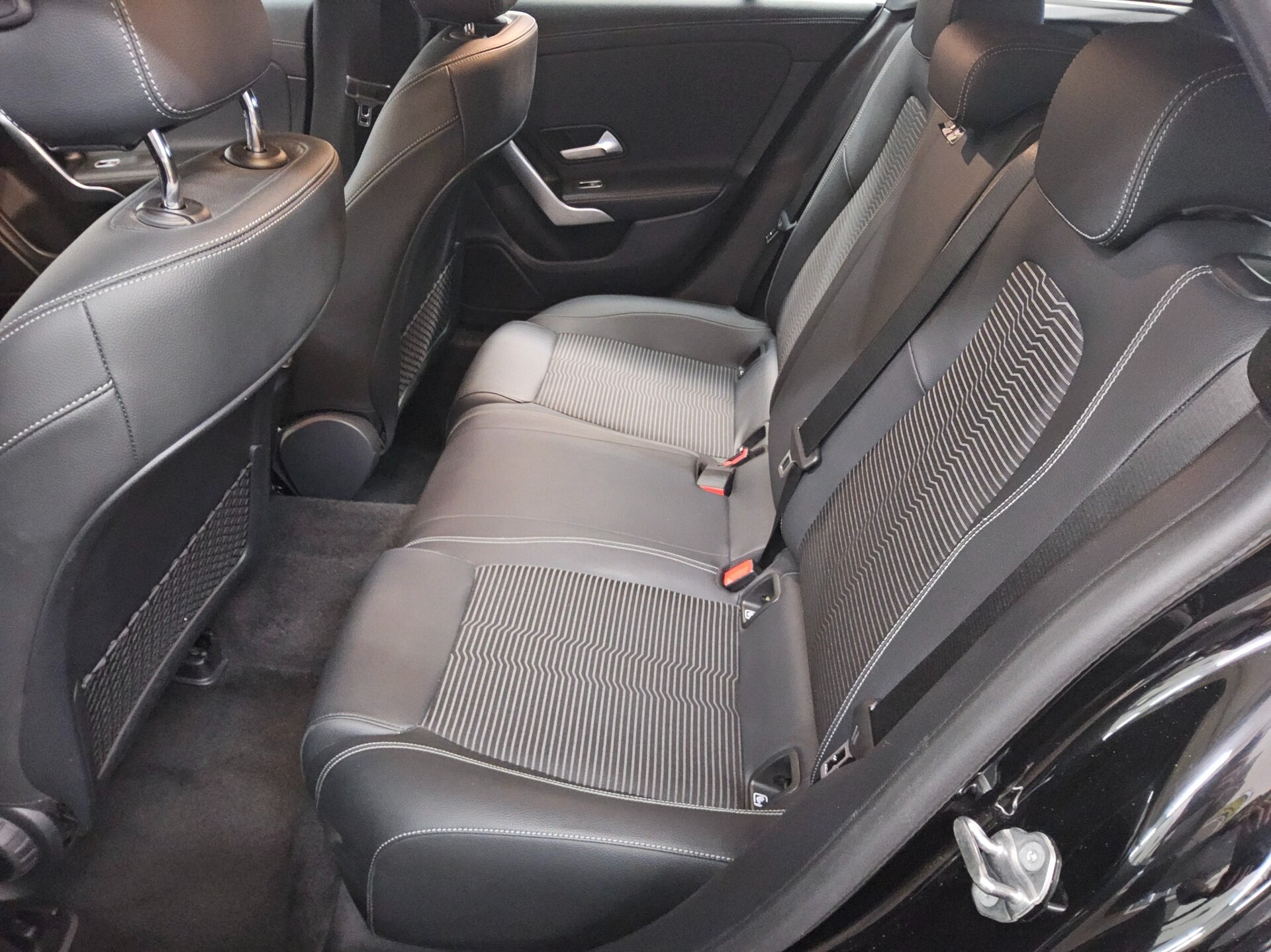 Mercedes-Benz CLA 250 Shooting Brake e Progressive Navi MB-LED 13