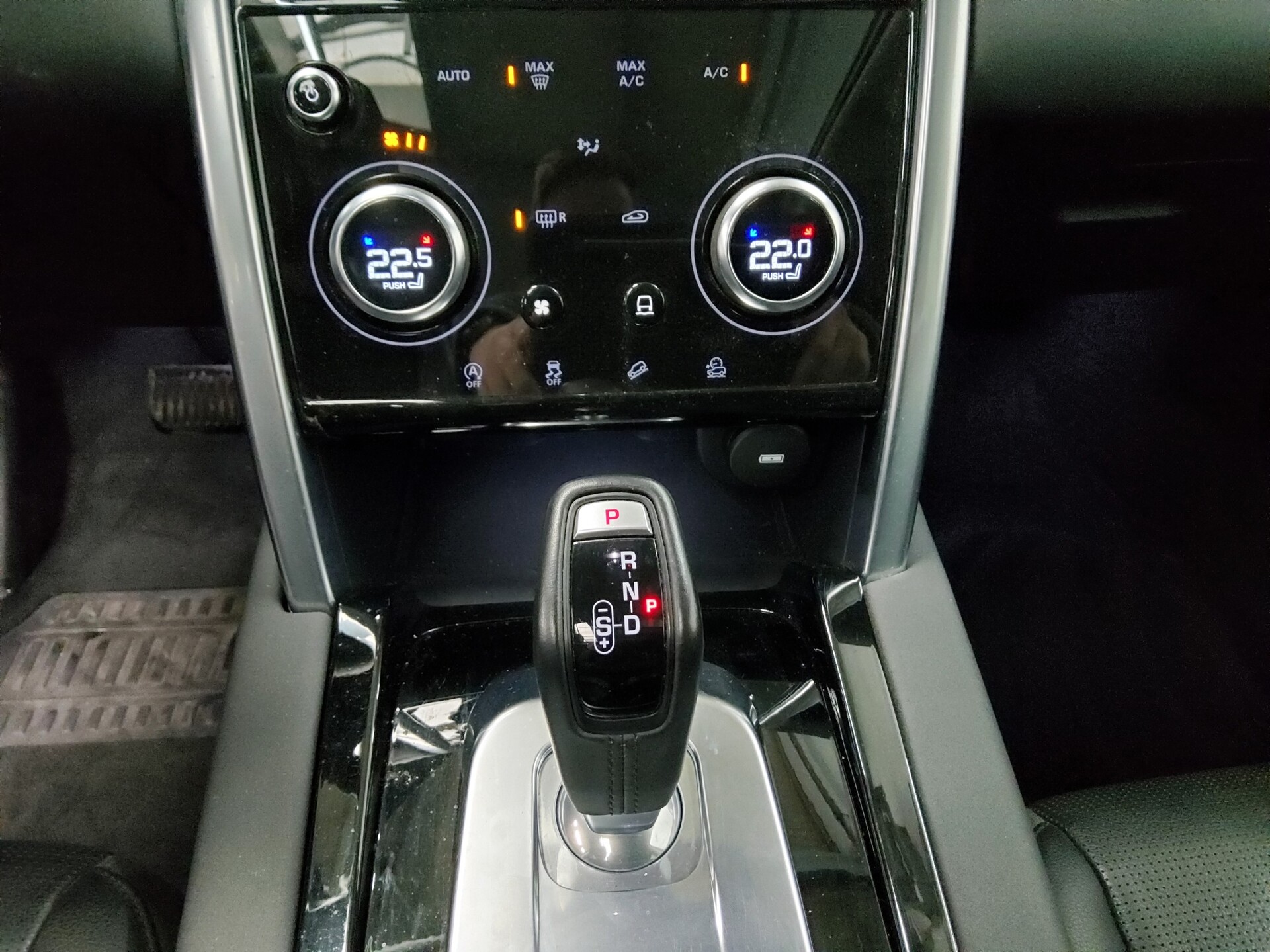 Land Rover Discovery Sport SE Navi LED Pano Leder RFK 6