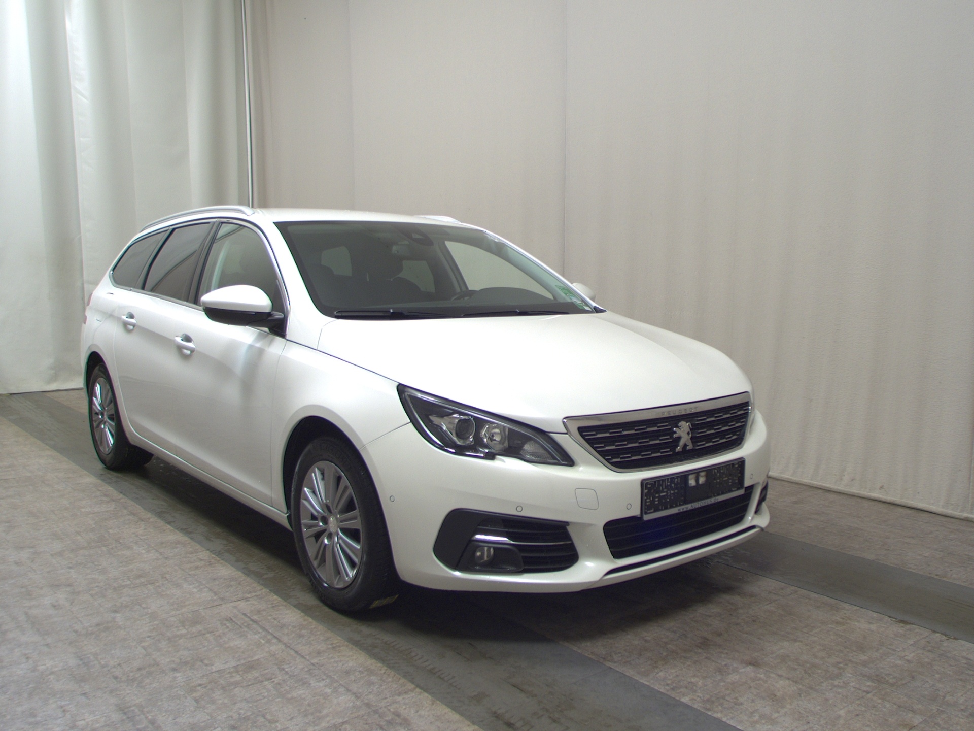Peugeot 308 1.5 BlueHDI Allure Navi DigiTacho T-Leder 3