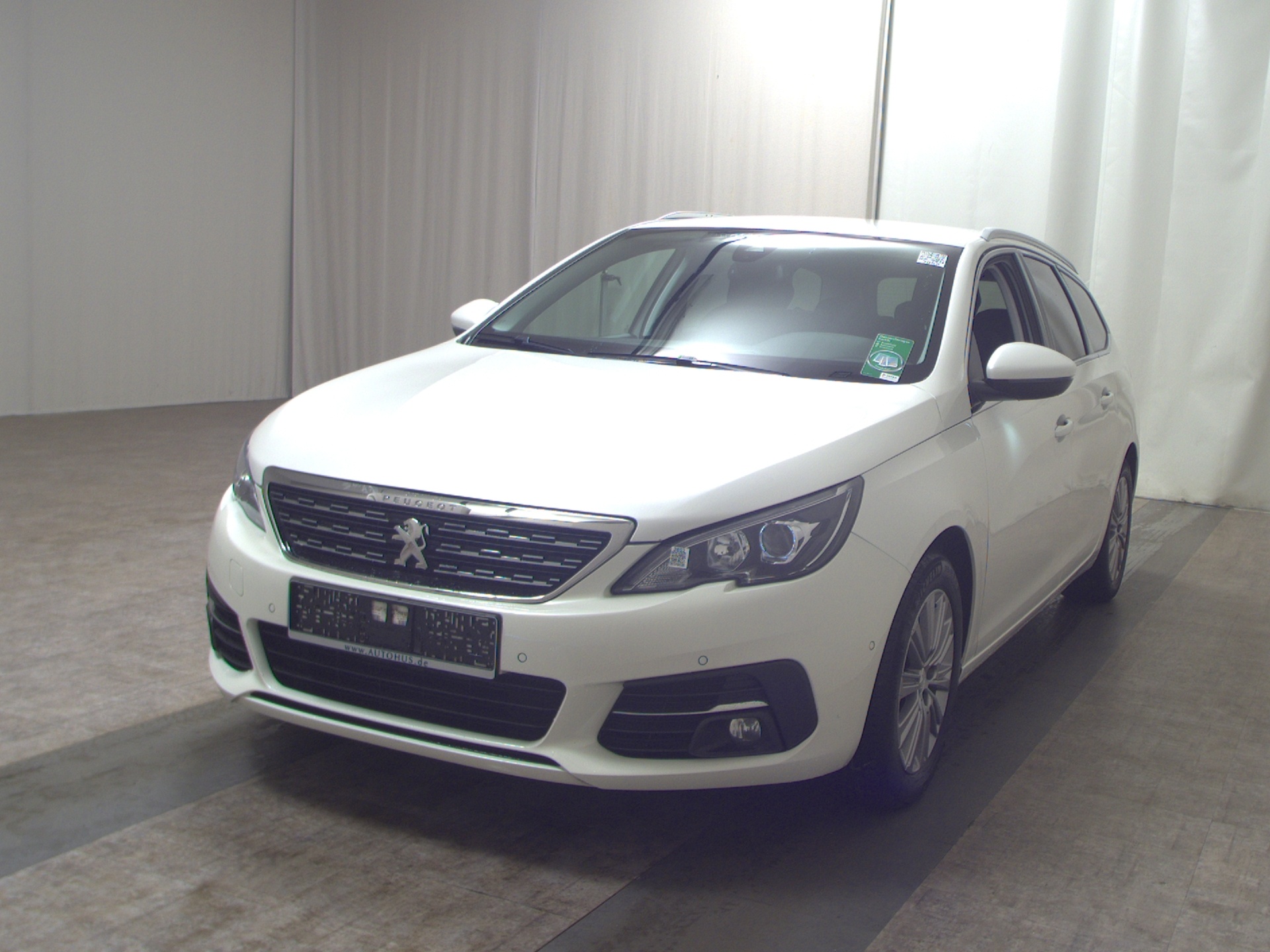 Peugeot 308 1.5 BlueHDI Allure Navi DigiTacho T-Leder 2