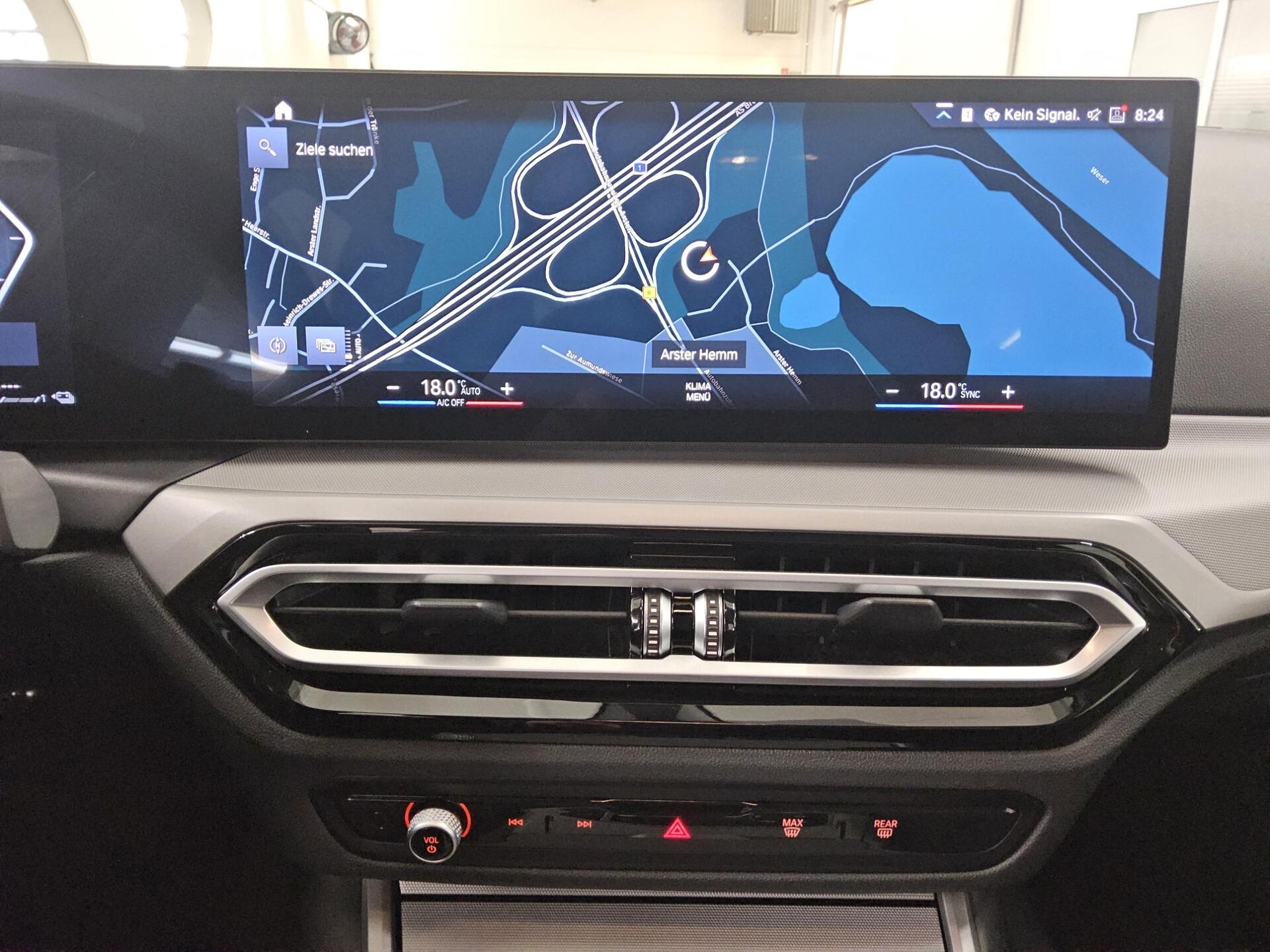 BMW 330e Curved Navi LED LC+ Shz PDC 7