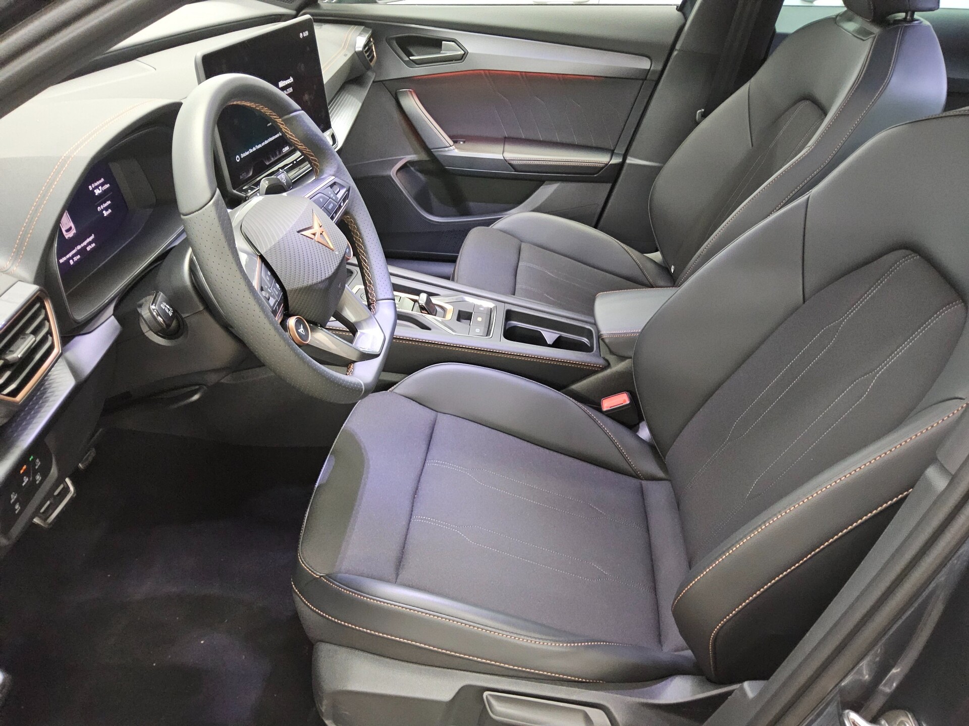 Cupra Formentor 1.5 eTSI T-Leder LED virtual PDC SHZ 9