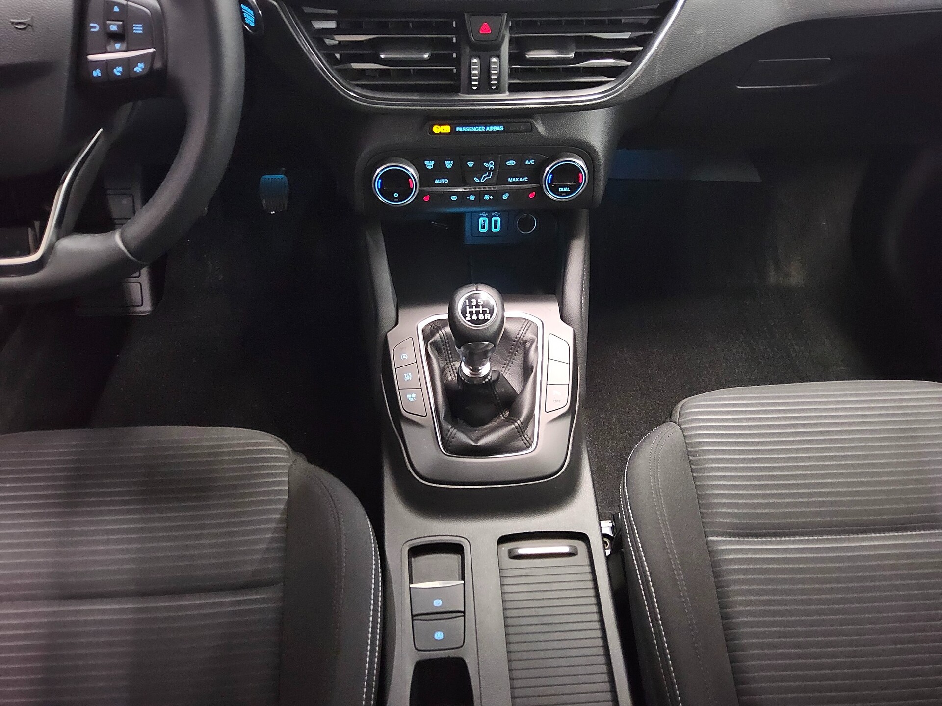 Ford Focus Turnier 1.0 EB Titanium Navi LED RFK 6