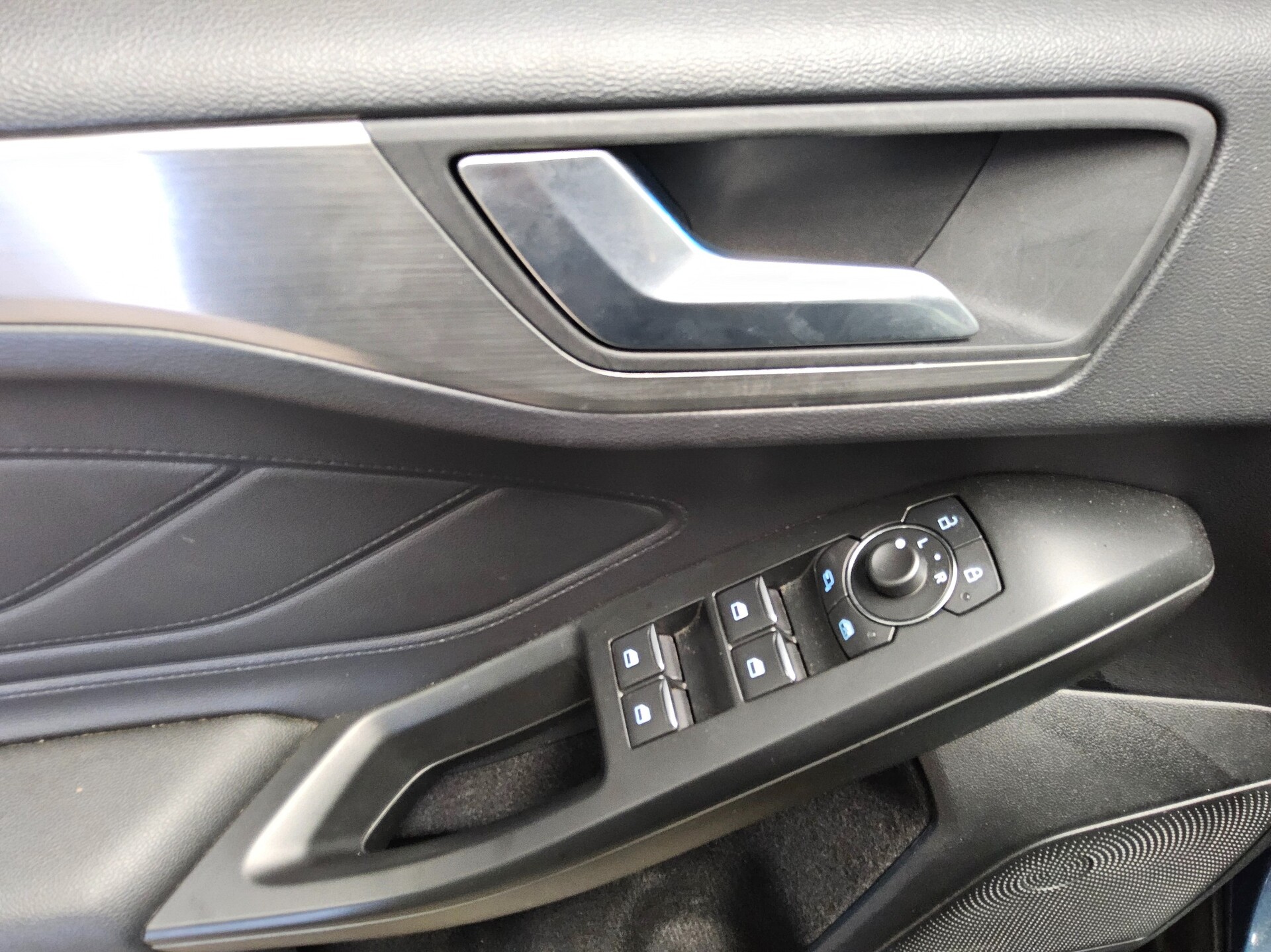 Ford Focus Turnier 1.0 EB Titanium Navi LED RFK 9