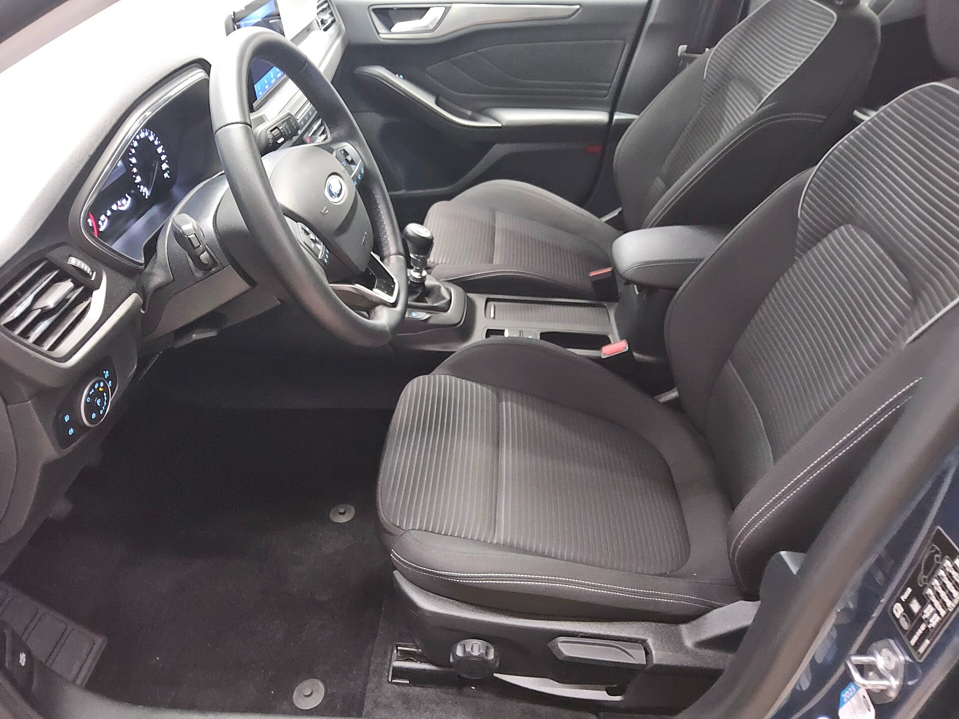 Ford Focus Turnier 1.0 EB Titanium Navi LED RFK 8