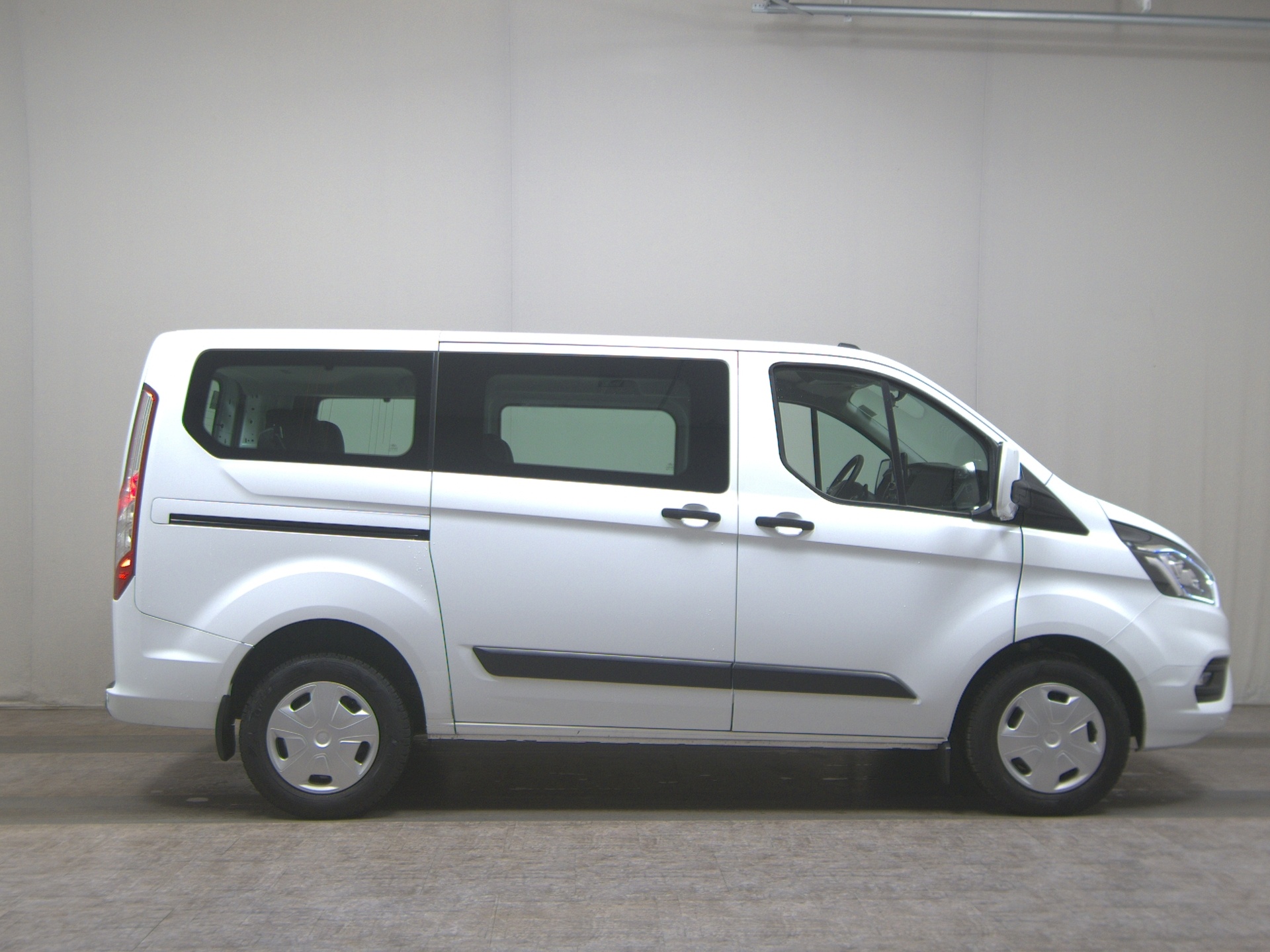 Ford Transit Custom 2.0 EB Trend L1 8-Sitze Navi PDC