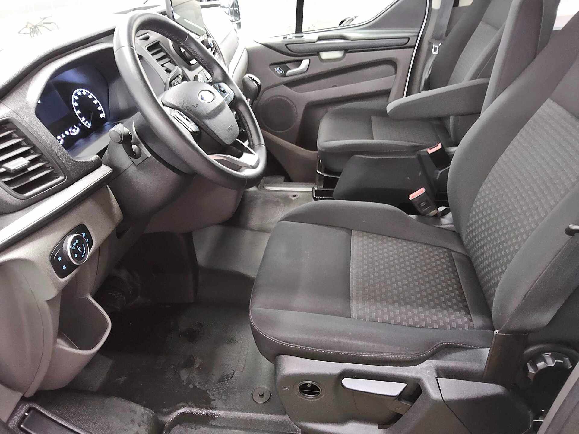 Ford Transit Custom 2.0 EB Trend L1 8-Sitze Navi PDC 8