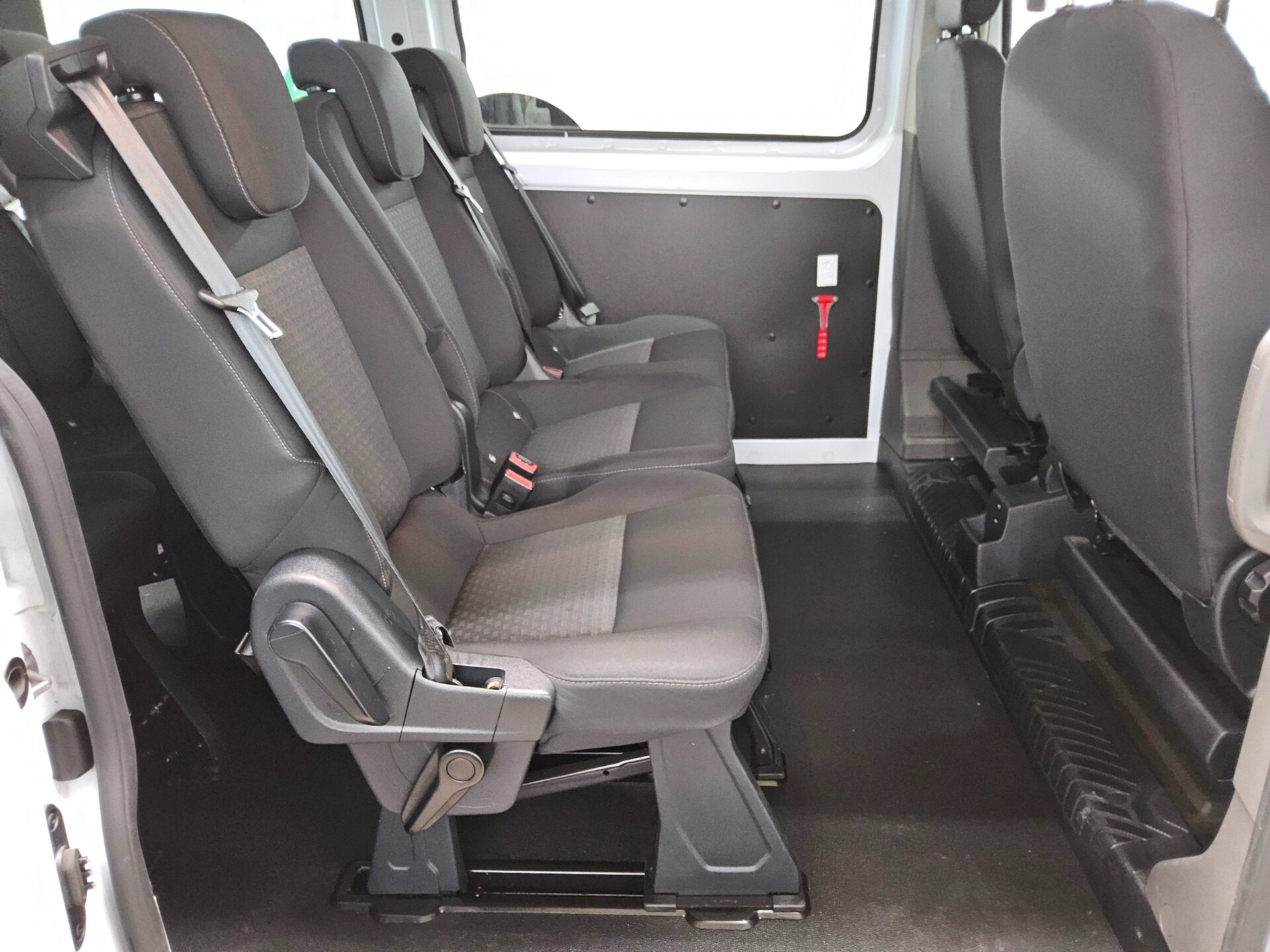 Ford Transit Custom 2.0 EB Trend L1 8-Sitze Navi PDC 13