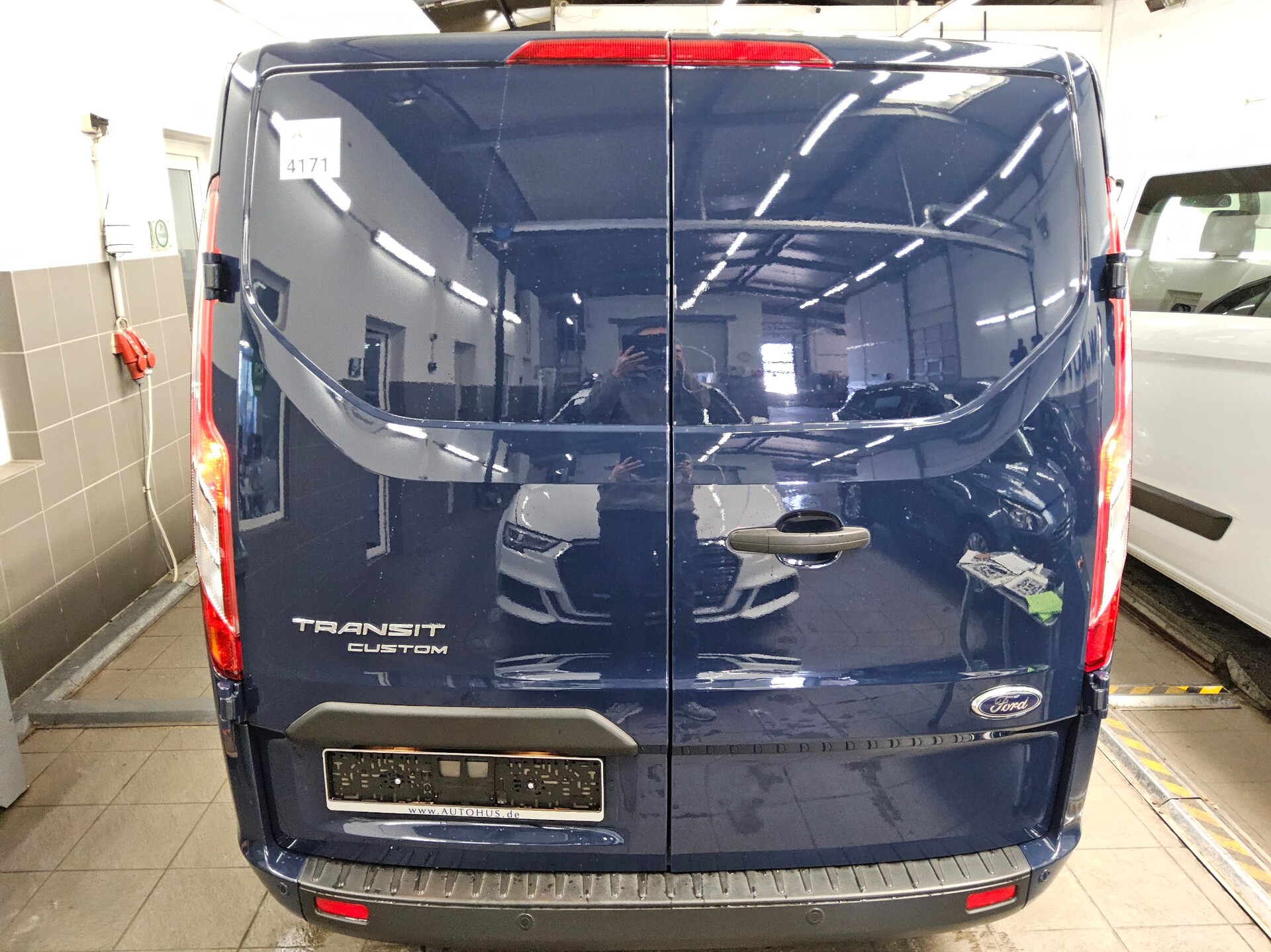 Ford Transit Custom 2.0 TDCi L1 6-Sitze PDC Shz 11