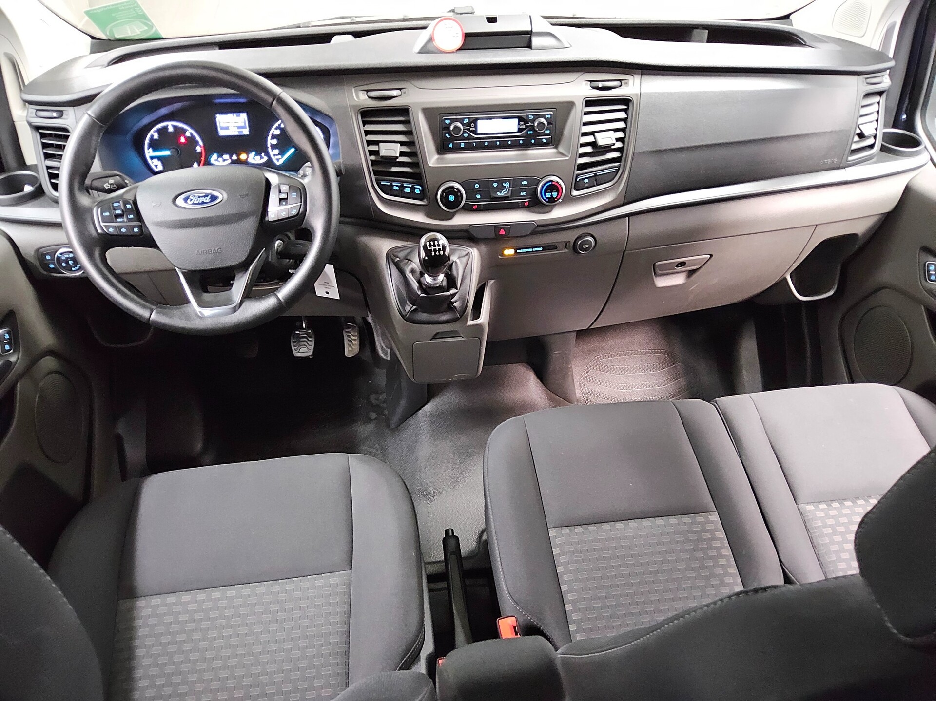 Ford Transit Custom 2.0 TDCi L1 6-Sitze PDC Shz 5