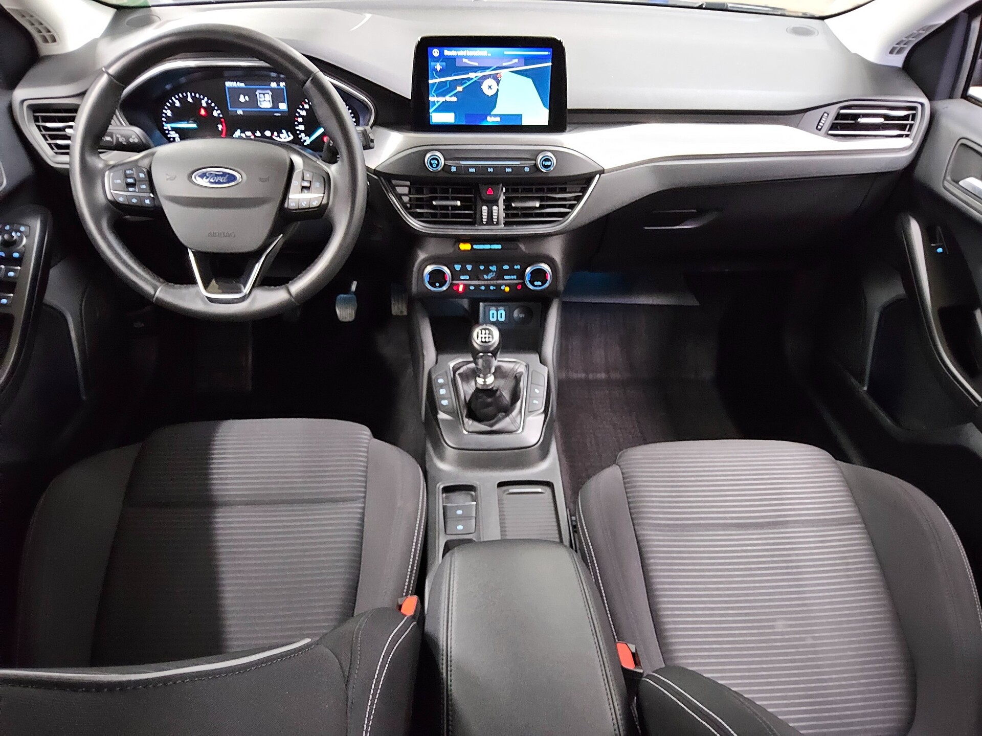 Ford Focus Turnier 1.0 EB Titanium Navi LED RFK SHZ 5