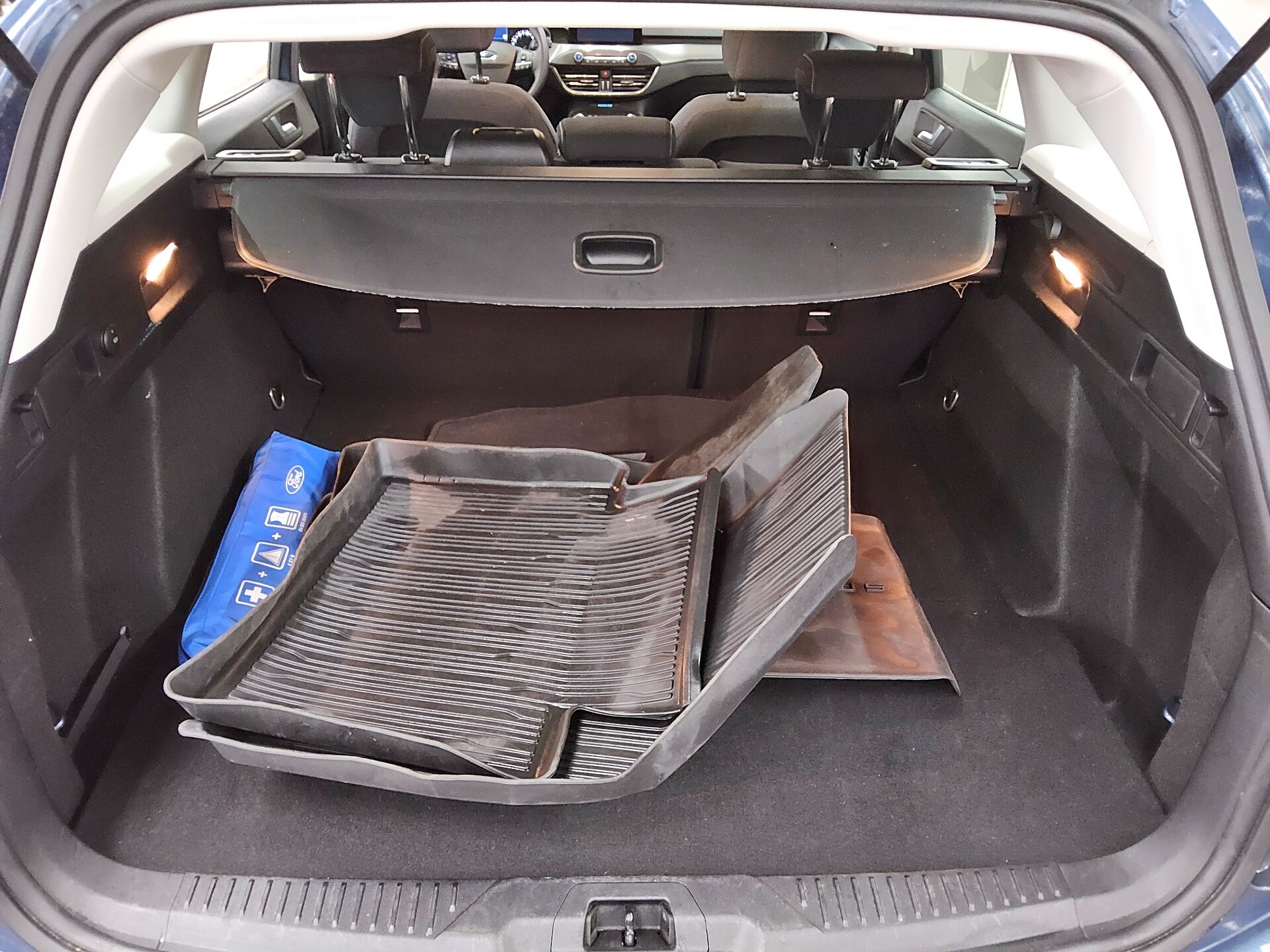 Ford Focus Turnier 1.0 EB Titanium Navi LED RfK PDC 11