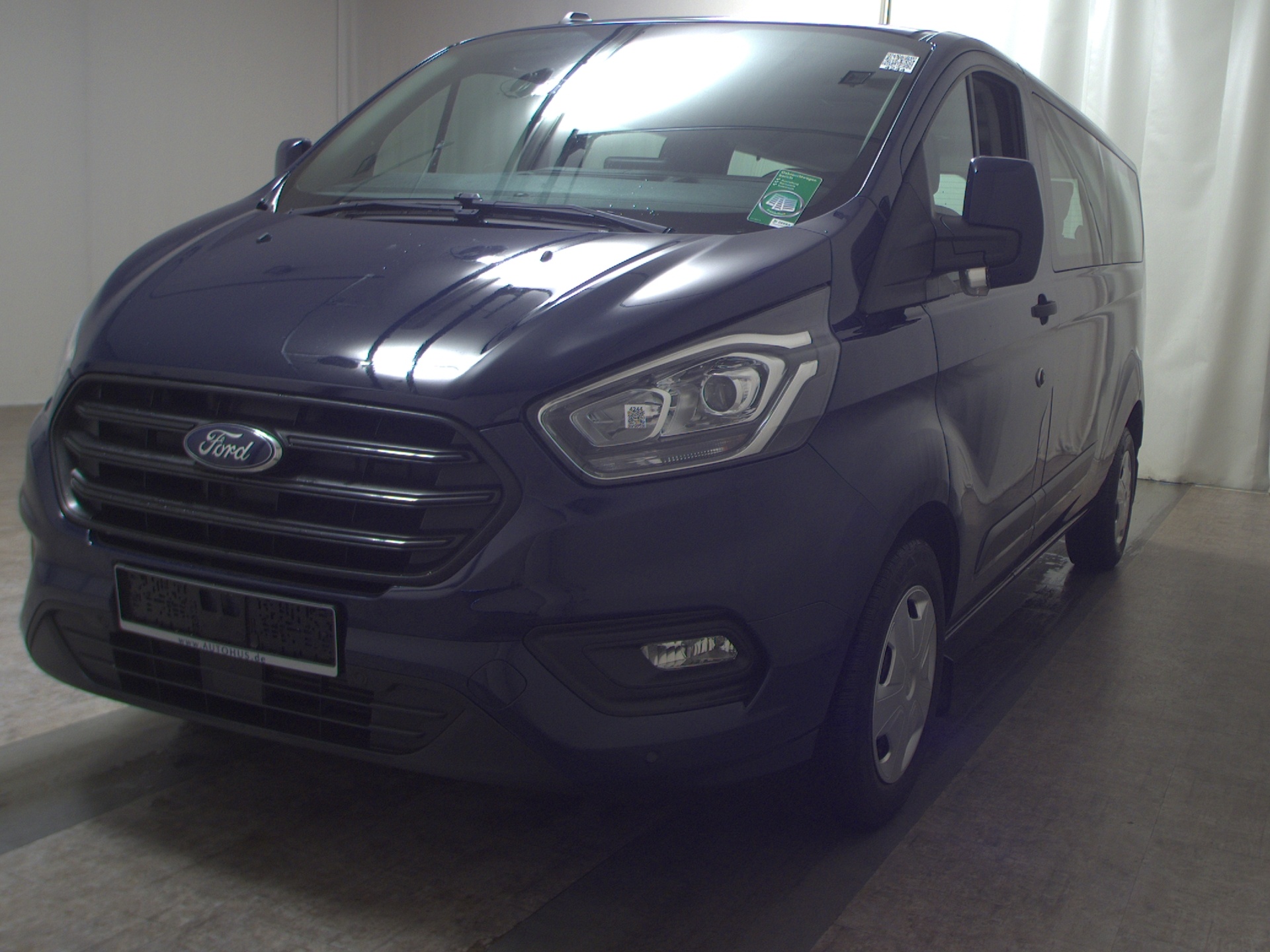 Ford Transit Custom 2.0 EB Trend 8-Sitze Navi PDC Shz 2