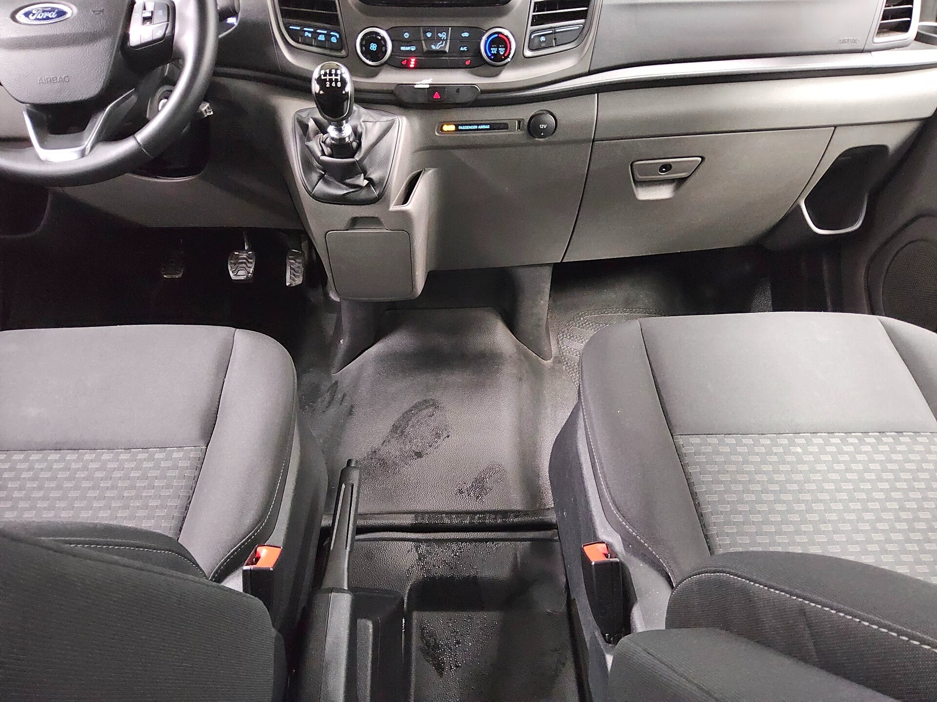 Ford Transit Custom 2.0 EB Trend 8-Sitze Navi PDC Shz 6