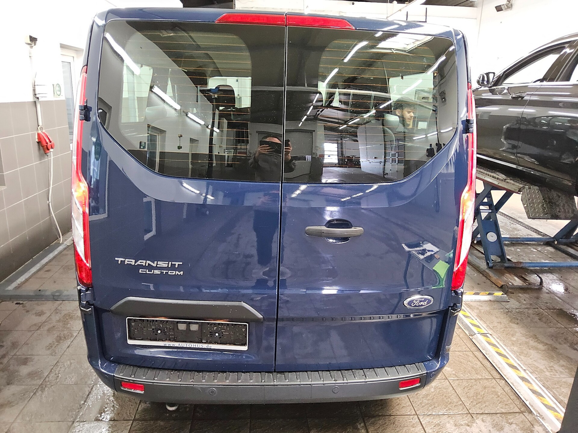 Ford Transit Custom 2.0 EB Trend 8-Sitze Navi PDC Shz 11