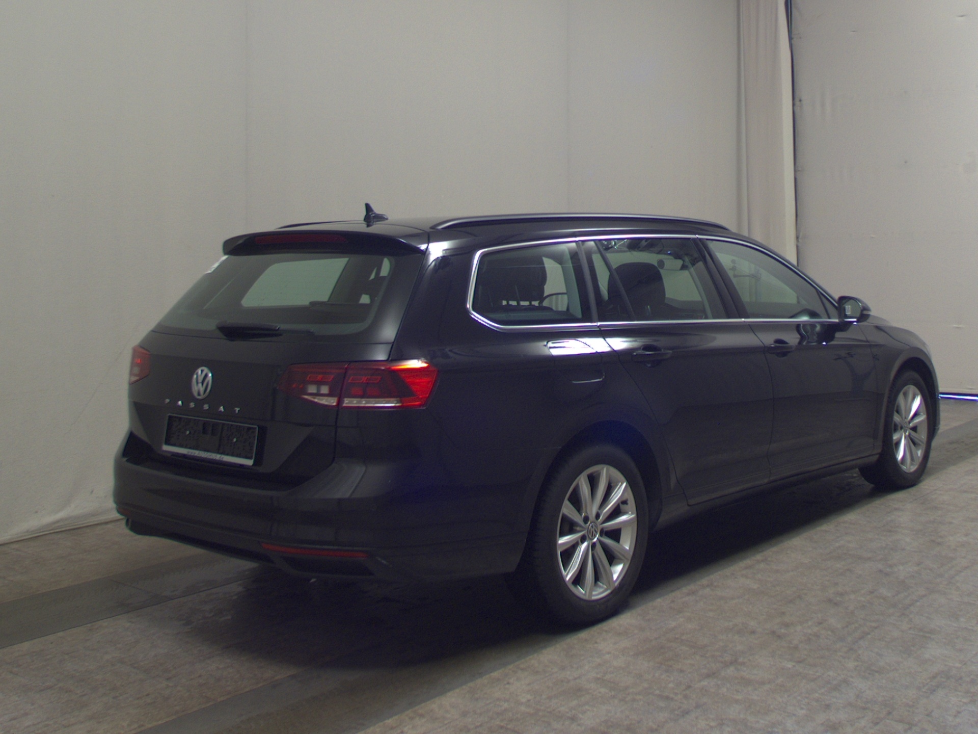 Volkswagen Passat Var. 1.5 TSI Business Navi LED RFK ACC 4