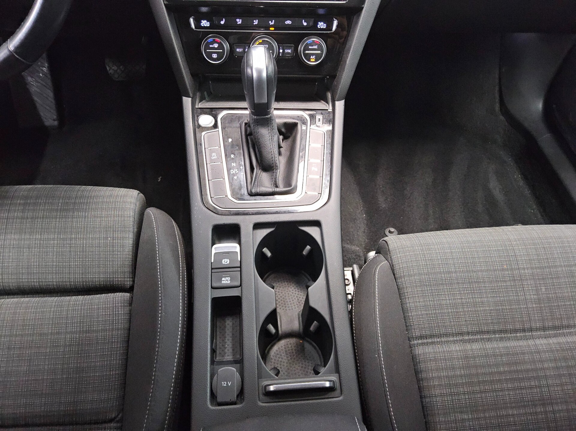 Volkswagen Passat Var. 1.5 TSI Business Navi LED RFK ACC 6