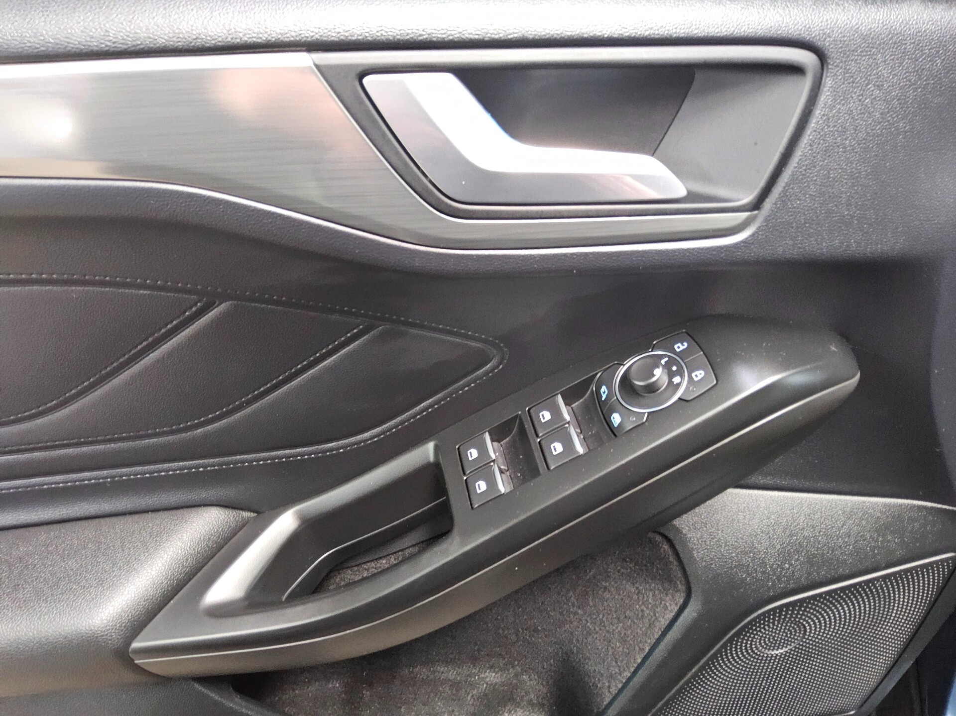 Ford Focus Turnier 1.0 EB Titanium Navi LED RFK 9