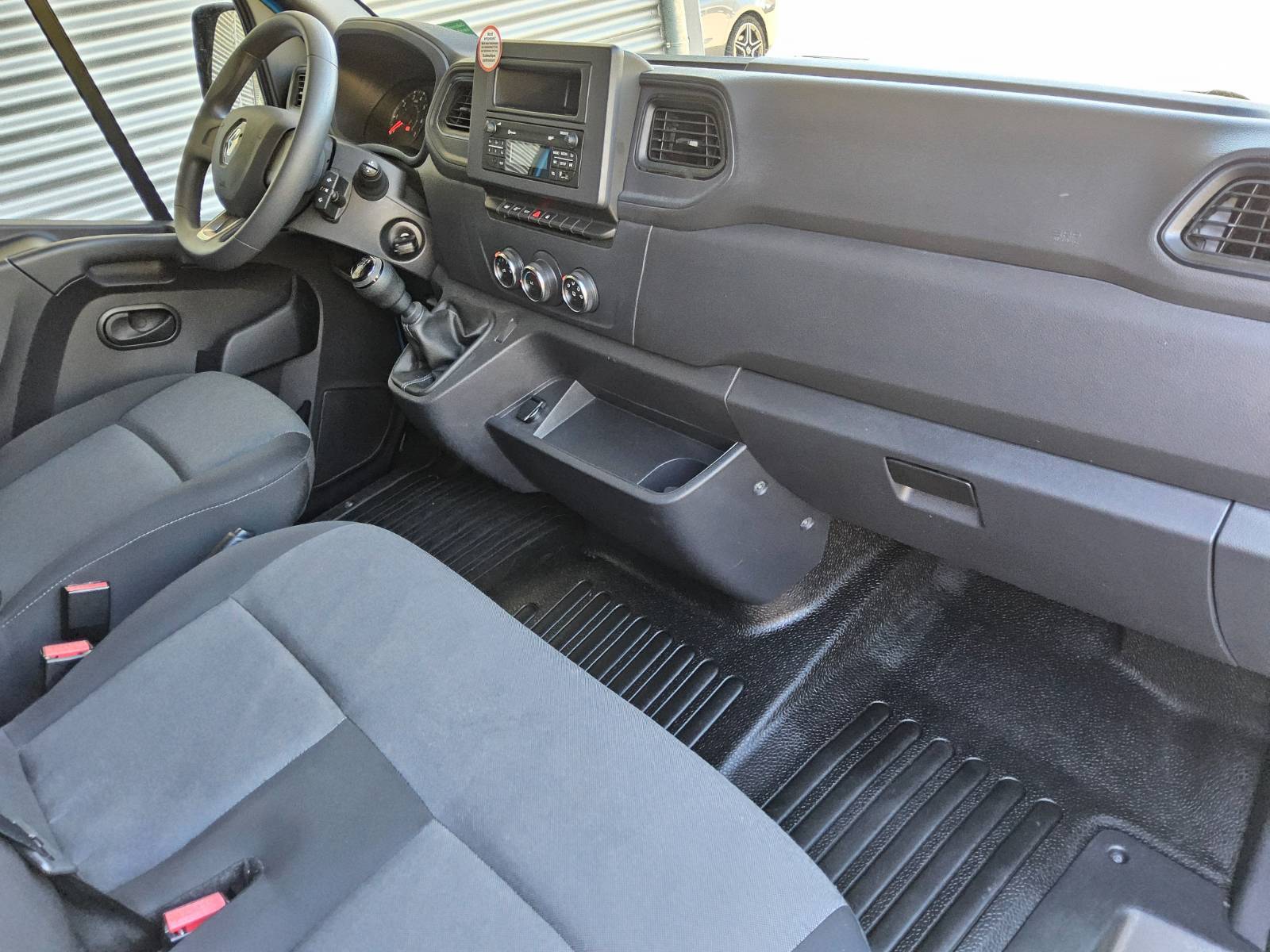 Renault Master 3,5t L2H2 2.3 dCi Regale Radio Klima StHz 5