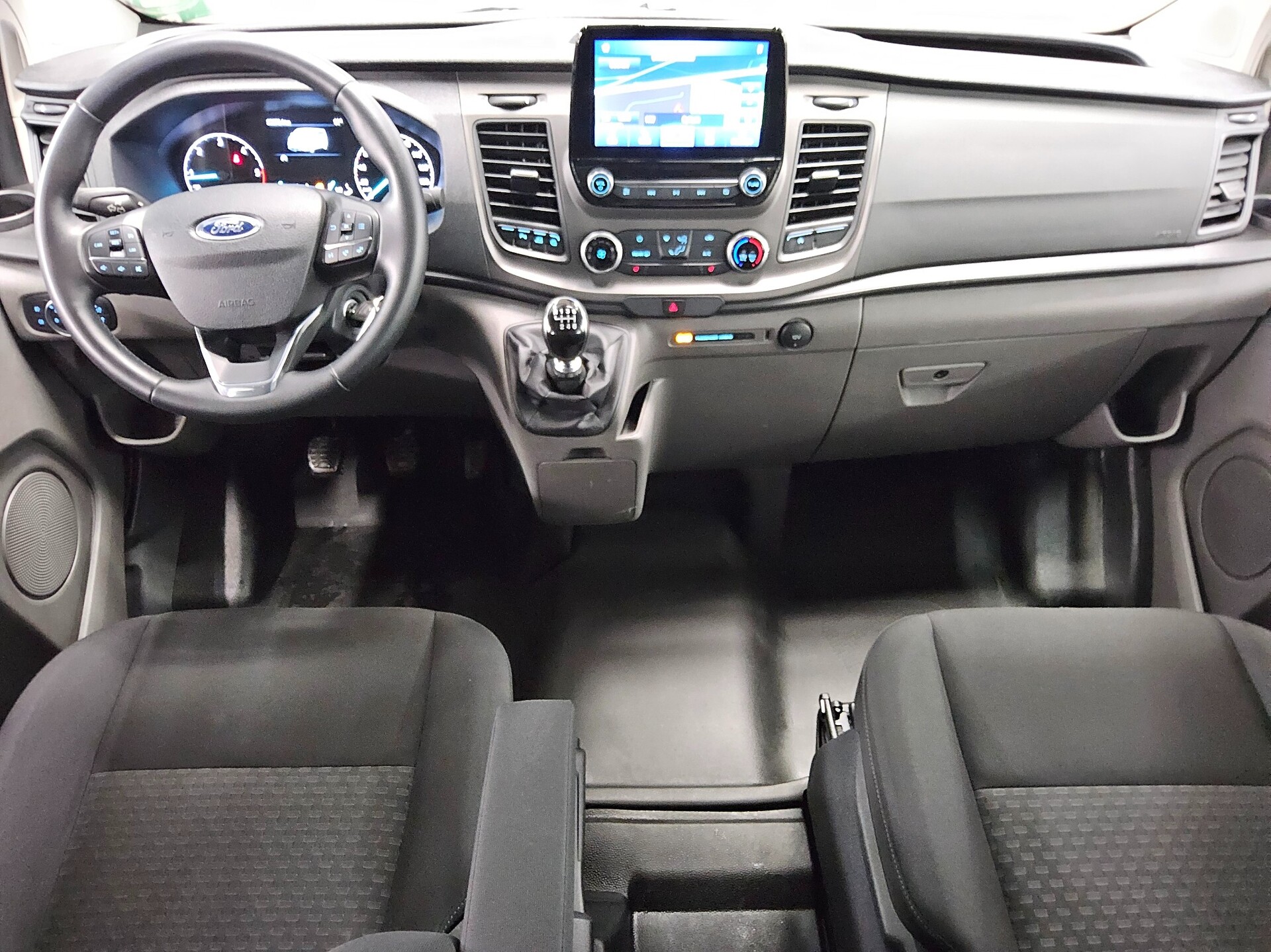 Ford Transit Custom 2.0 TDCi Trend L2 8-Sitze Navi 5