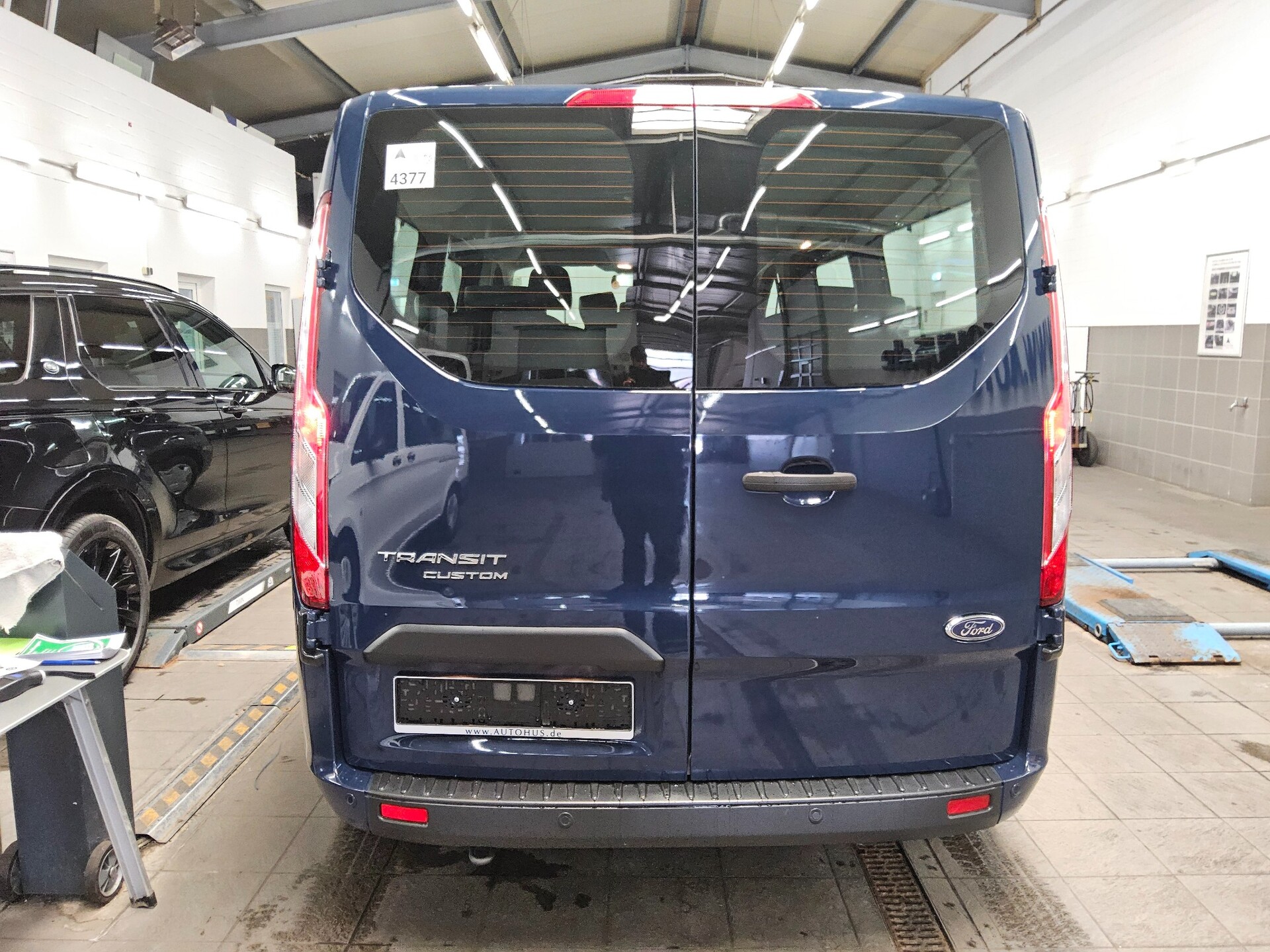 Ford Transit Custom 2.0 TDCi Trend L2 8-Sitze Navi 10