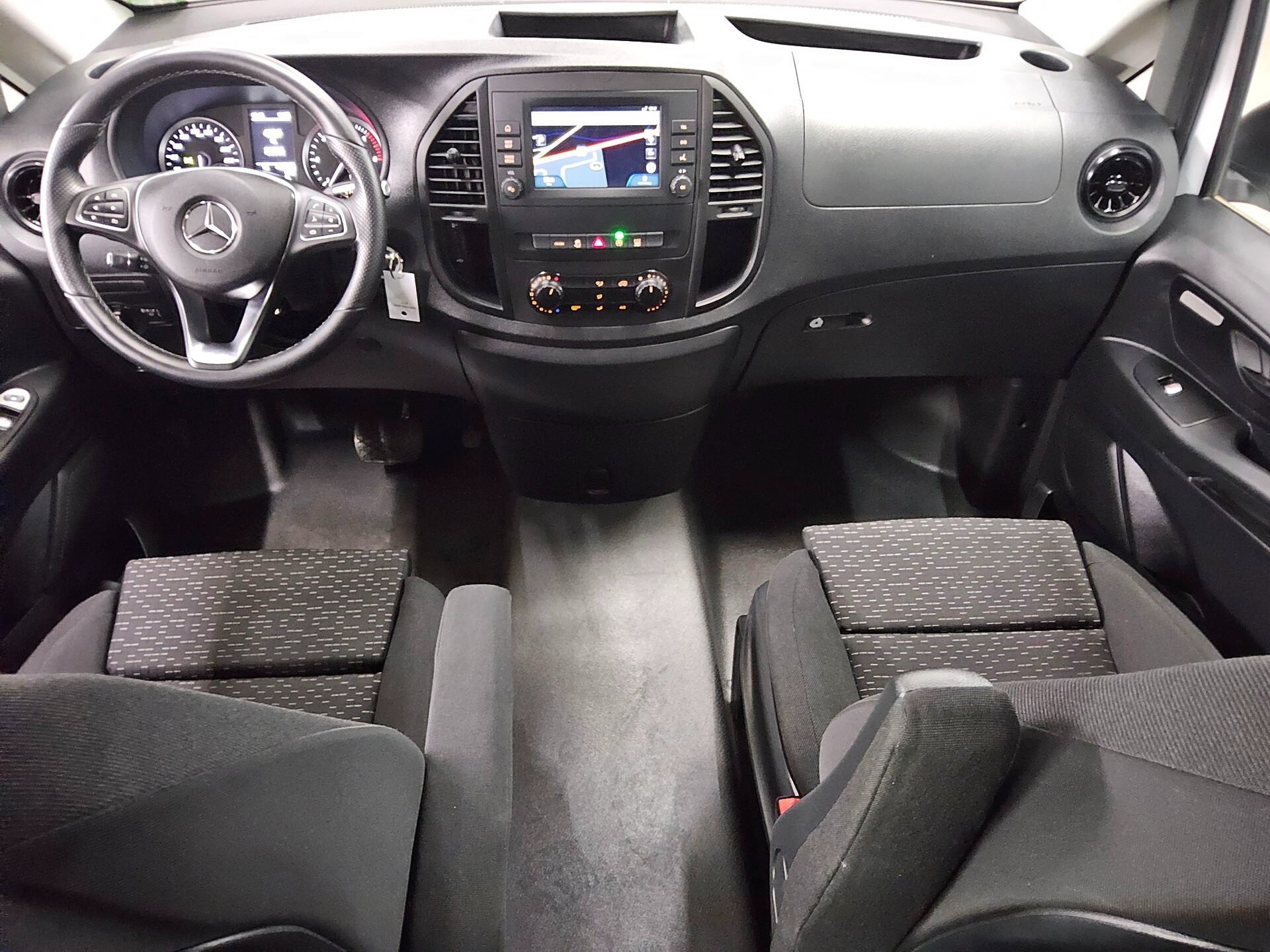 Mercedes-Benz Vito CDI Tourer Pro extralang 8-Sitze Navi RfK 5