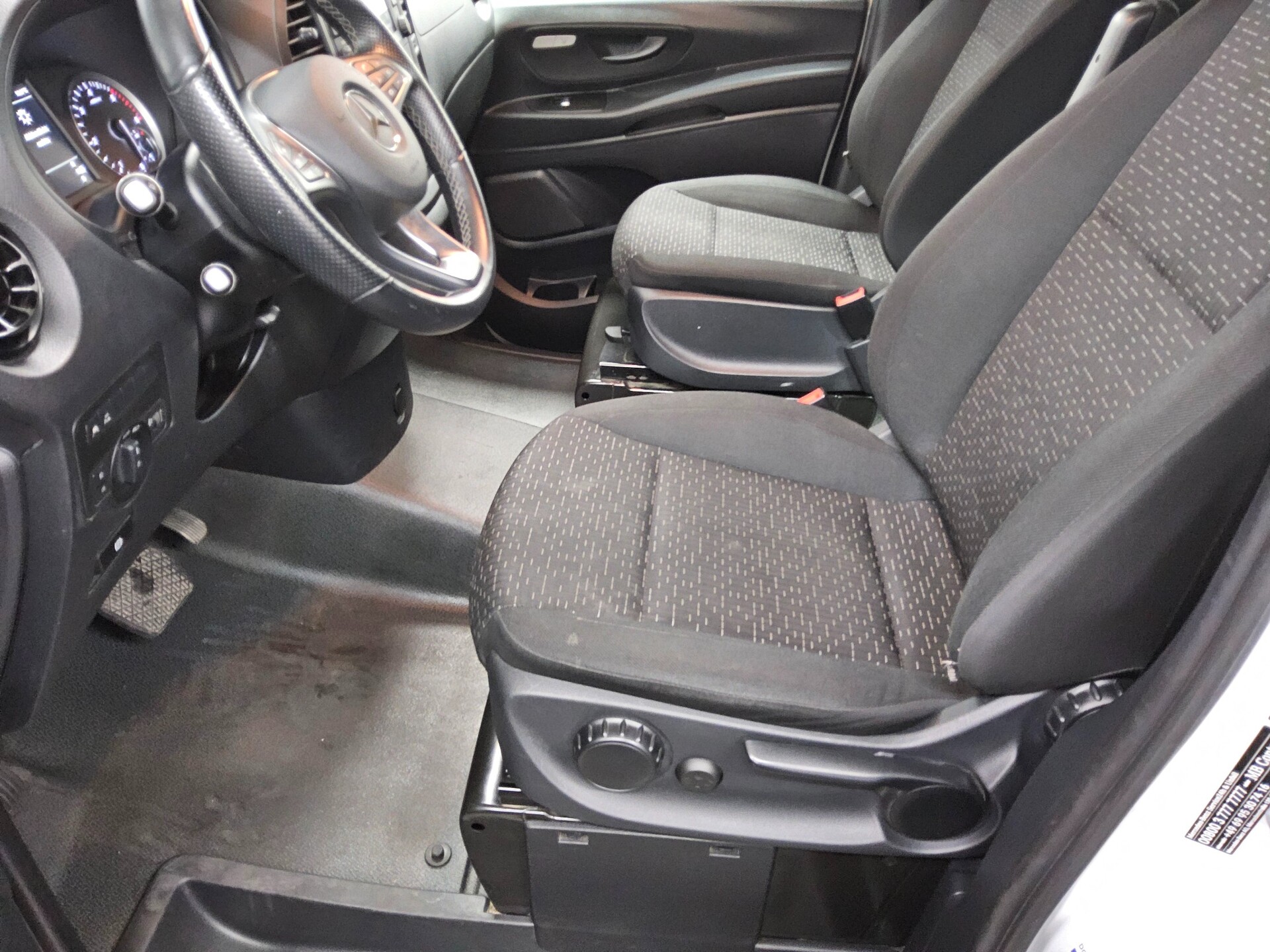 Mercedes-Benz Vito CDI Tourer Pro extralang 8-Sitzer Navi RfK 8