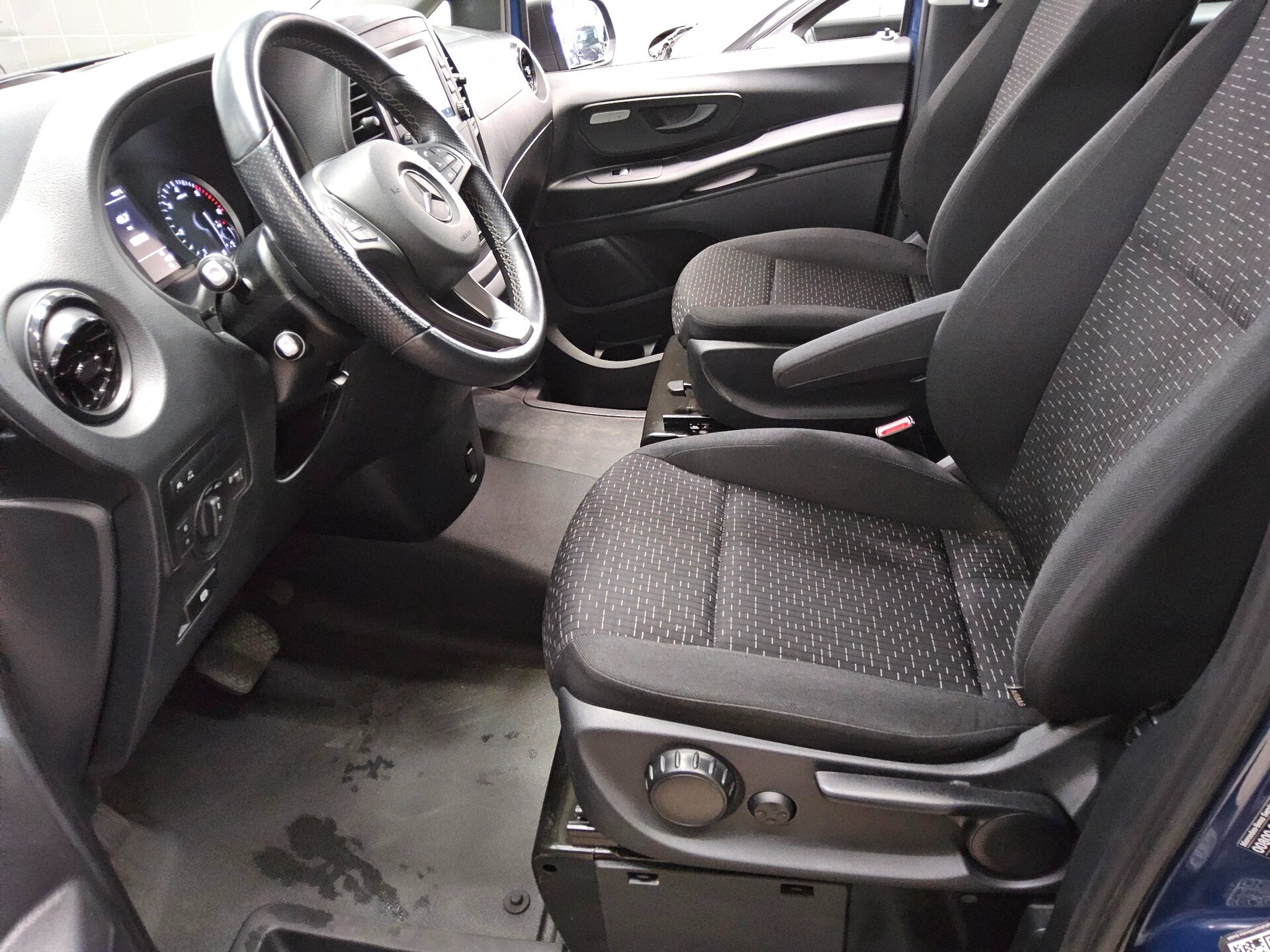 Mercedes-Benz Vito CDI extralang 8-Sitze Nav RfK PDC Shz Tempo 8