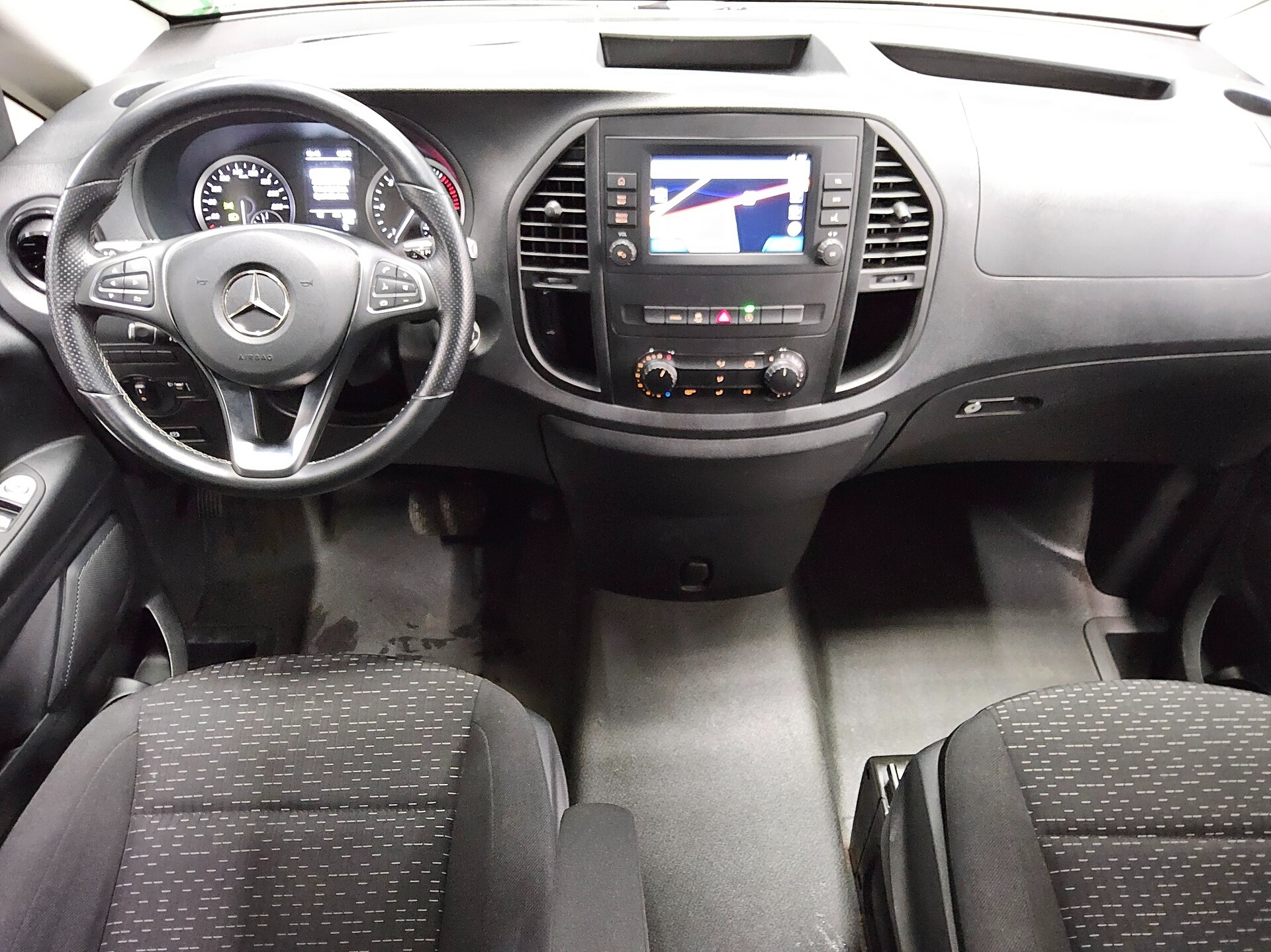 Mercedes-Benz Vito CDI extralang 8-Sitze Nav RfK PDC Shz Tempo 5